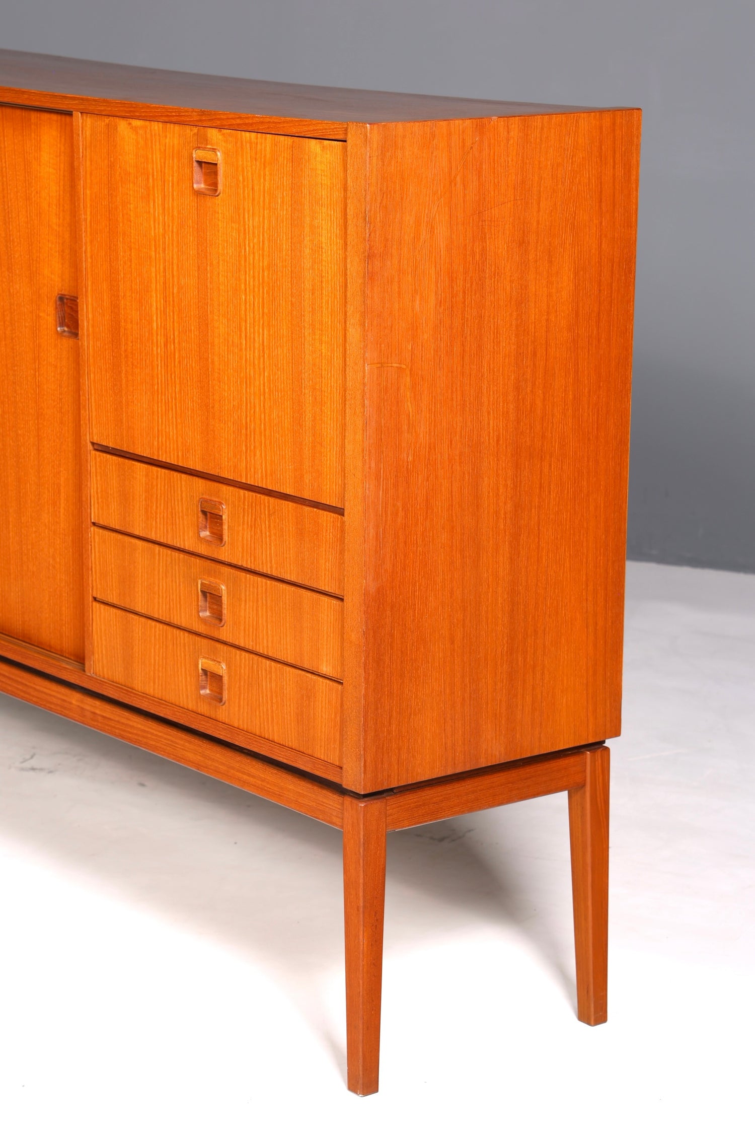 Wunderschönes Mid Century Highboard Teak Holz Schrank Danish Design Büro Kommode 60s