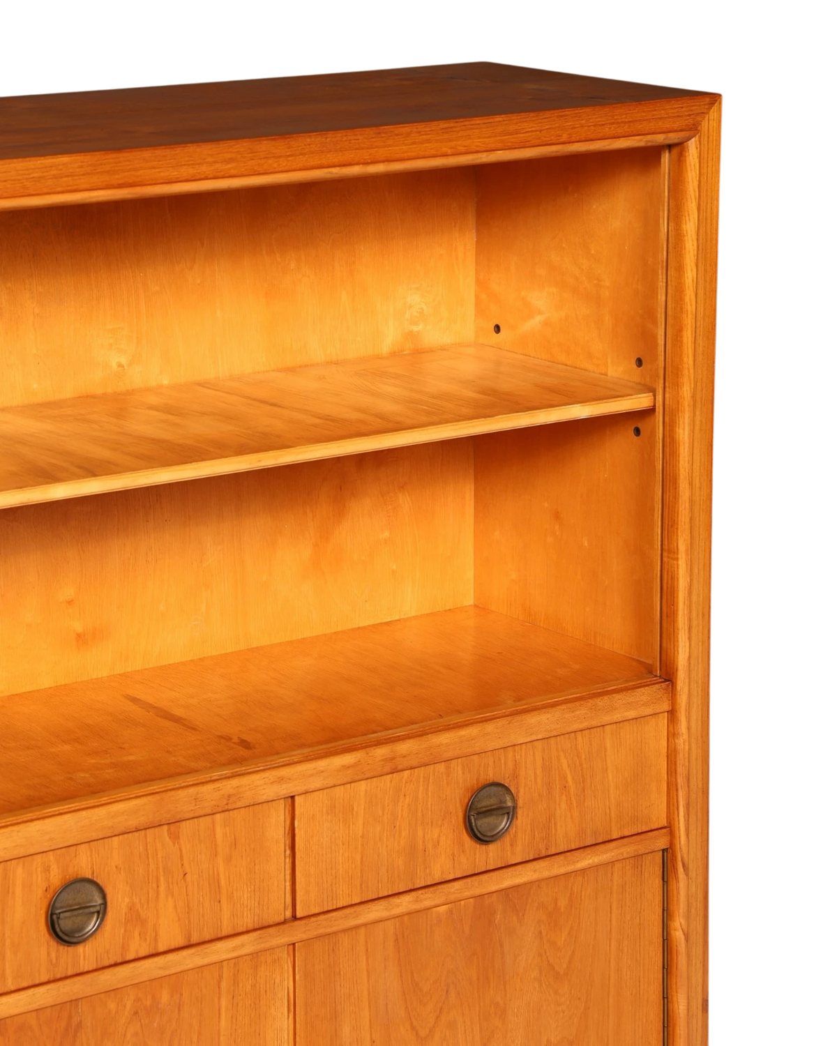 Hauptstadt Möblerei H936 Regal aus hellem Holz mit Einlegeboden und zwei Schubladen mit runden Metallgriffen