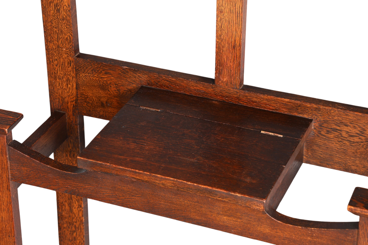 Hauptstadt Möblerei Jugendstil Garderobe aus massiver Eiche mit integriertem Schirmständer und Ablagefach
