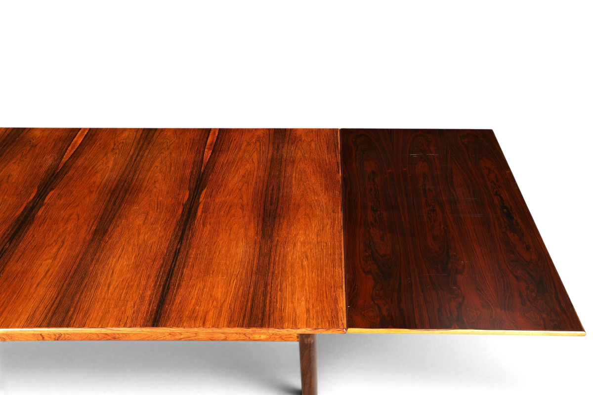 Hauptstadt Möblerei Mid Century Esstisch aus Palisander mit lebendiger Holzmaserung und ausziehbarer Tischplatte