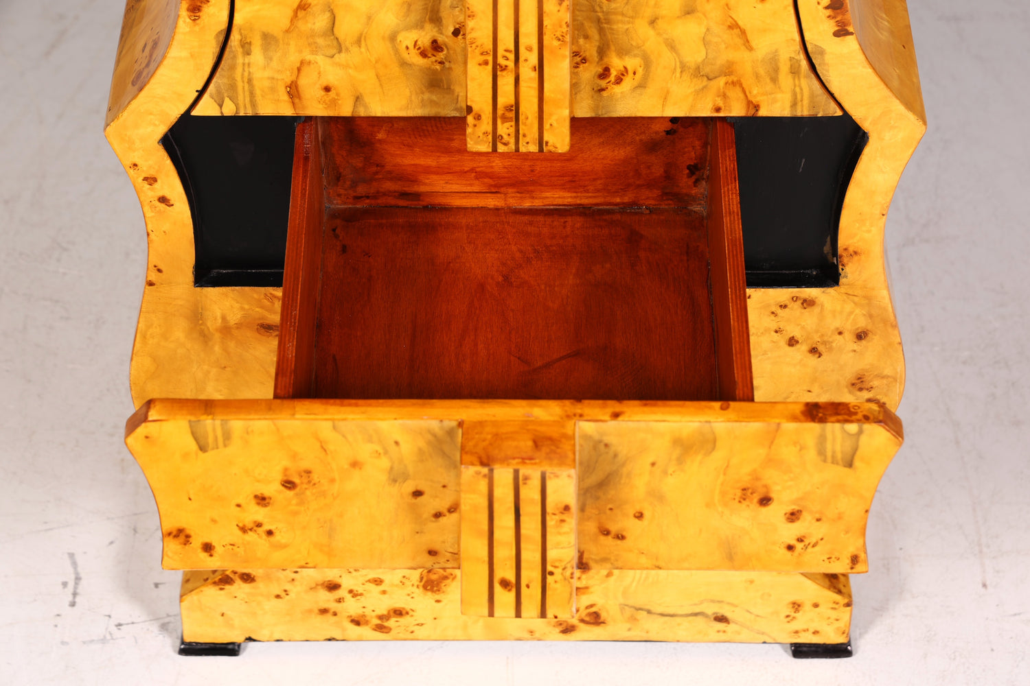 Traumhafte Art Deco Stil Kommode in Kontrabass Form Birke Vertiko Schubladenkommode Gitarren Kommode