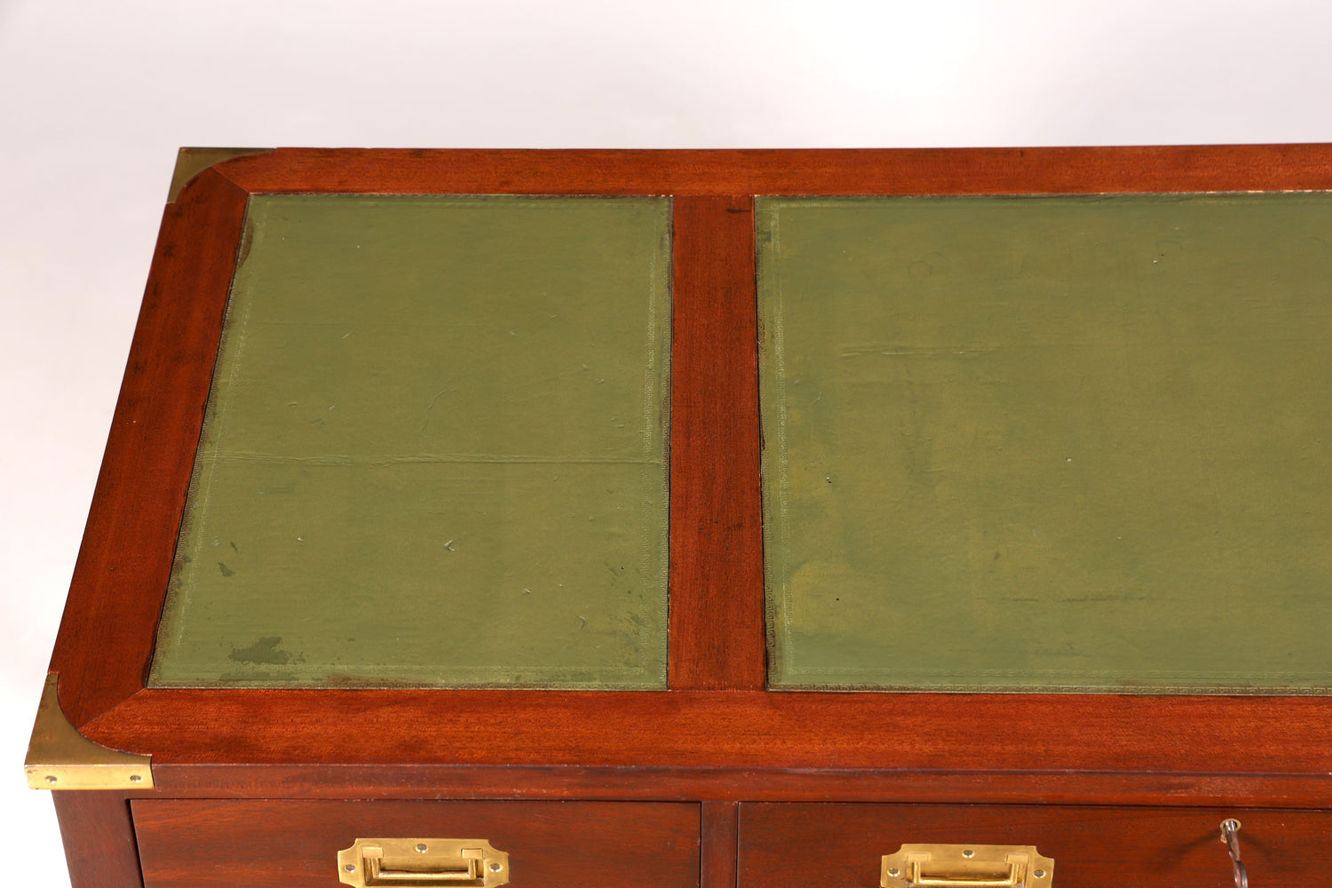 F945 Finish Edler Maritimer Schreibtisch Englischer Military Chest Bürotisch Office Table mit echt Lederauflage