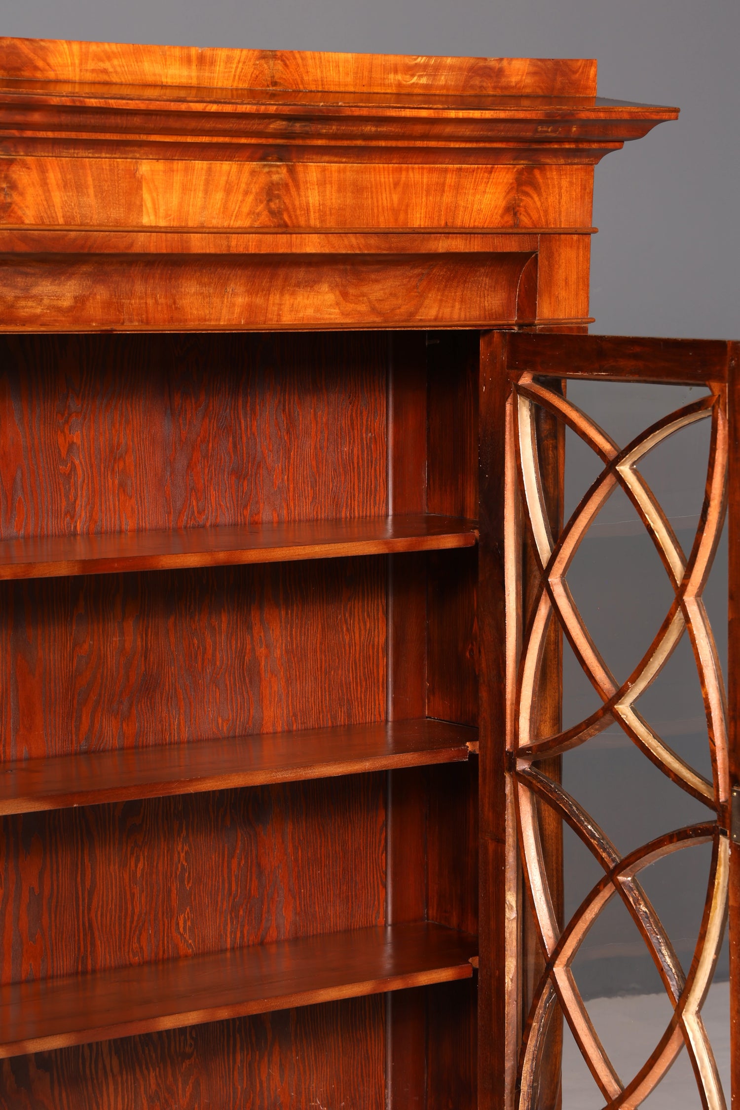 Traumhafter Original Biedermeier Vitrine um 1820 Antiker Schrank Art Deco Bücherregal