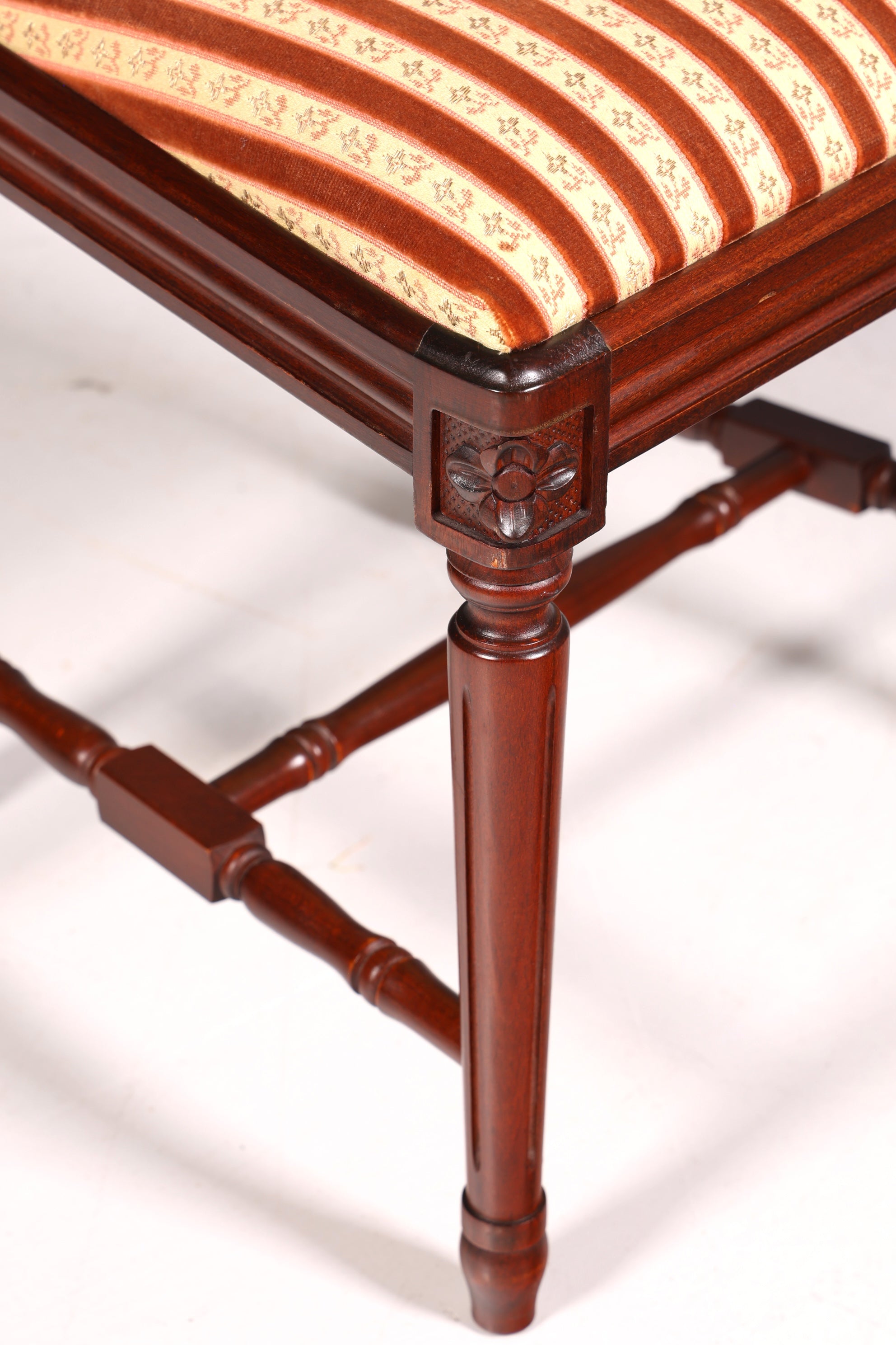 Traumhafter Stuhl im Gustavianischem Stil Englisch Küchenstuhl Antik Stil Sekretär Stuhl 1 von 2