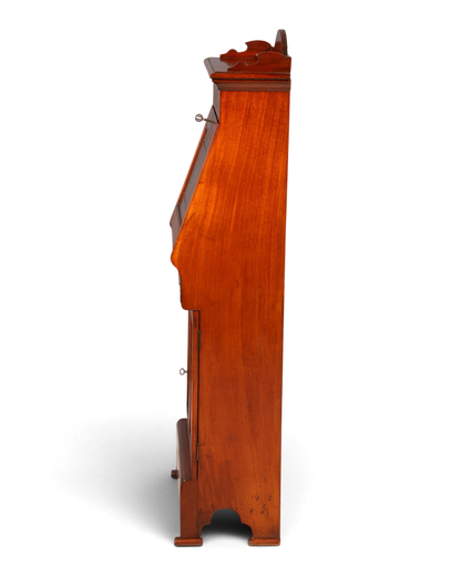 Hauptstadt Möblerei H922 Sekretär aus dunklem Holz in Seitenansicht mit klassischem Design und feiner Maserung