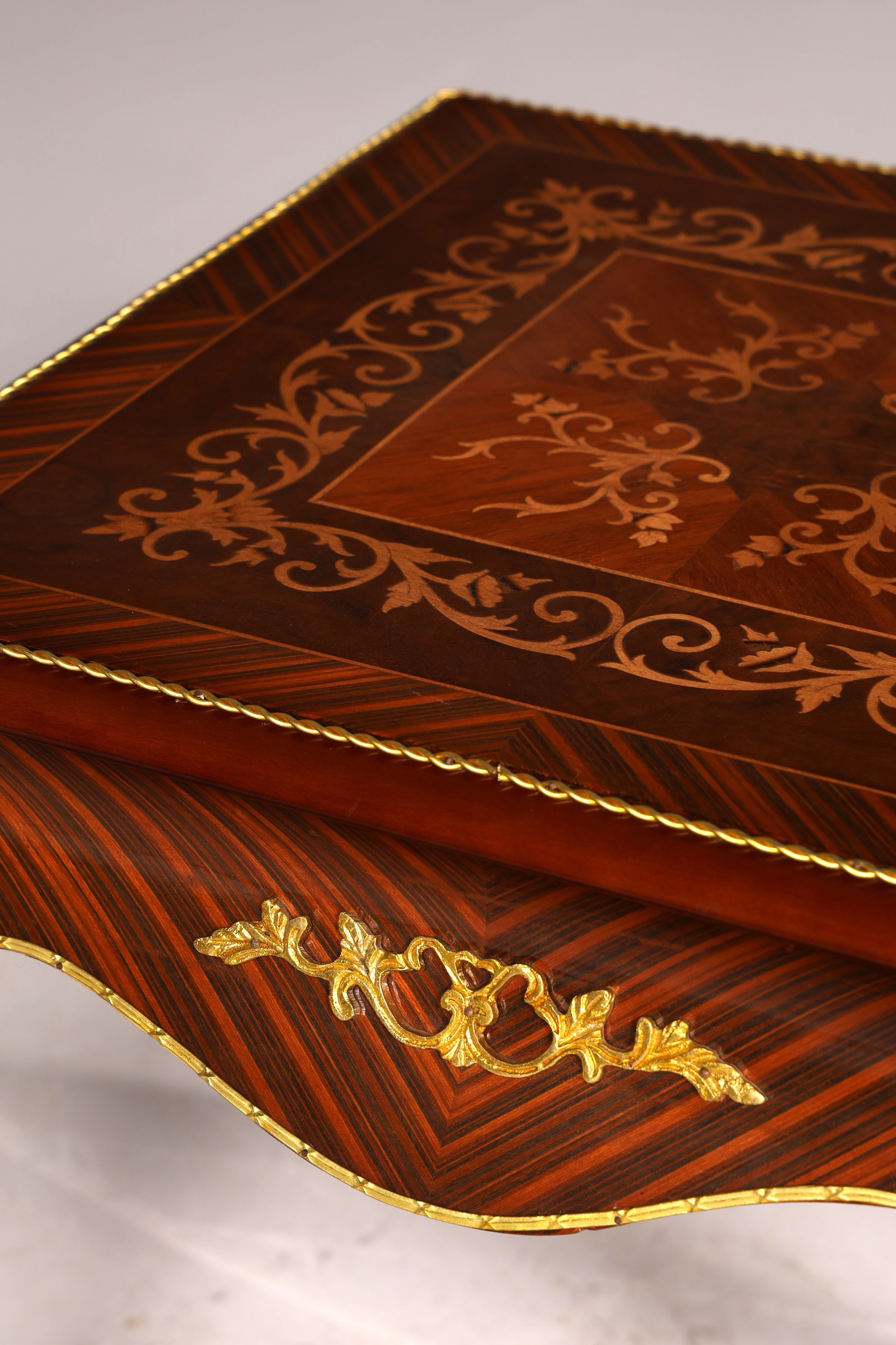 Wunderschöner Barock Stil Louis XV Couchtisch Antik Stil Ablagetisch Beistelltisch