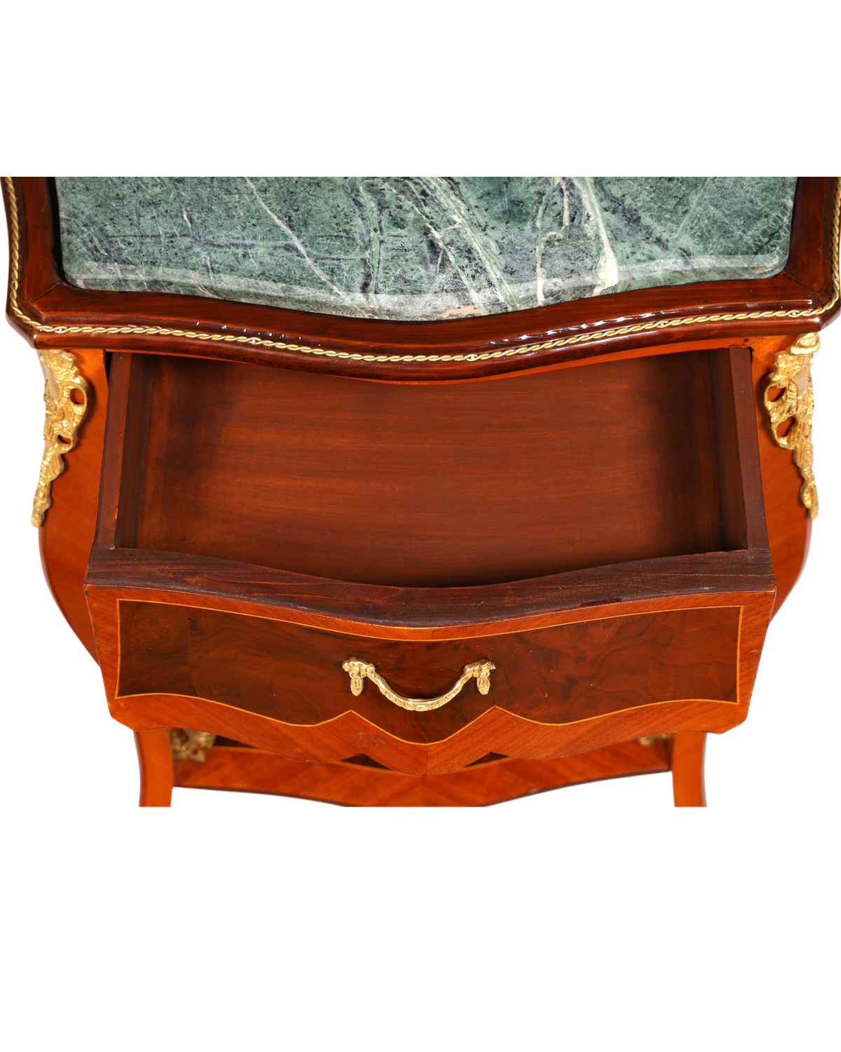 Hauptstadt Möblerei Louis XV Beistelltisch aus Holz mit grüner Marmorplatte, Messingverzierungen und offener Schublade
