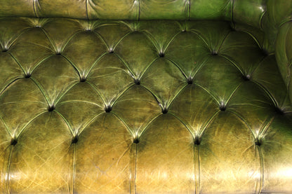 Wunderschönes Original Chesterfield 2er Sofa Englisch grün echt Leder 2- Sitzer Couch