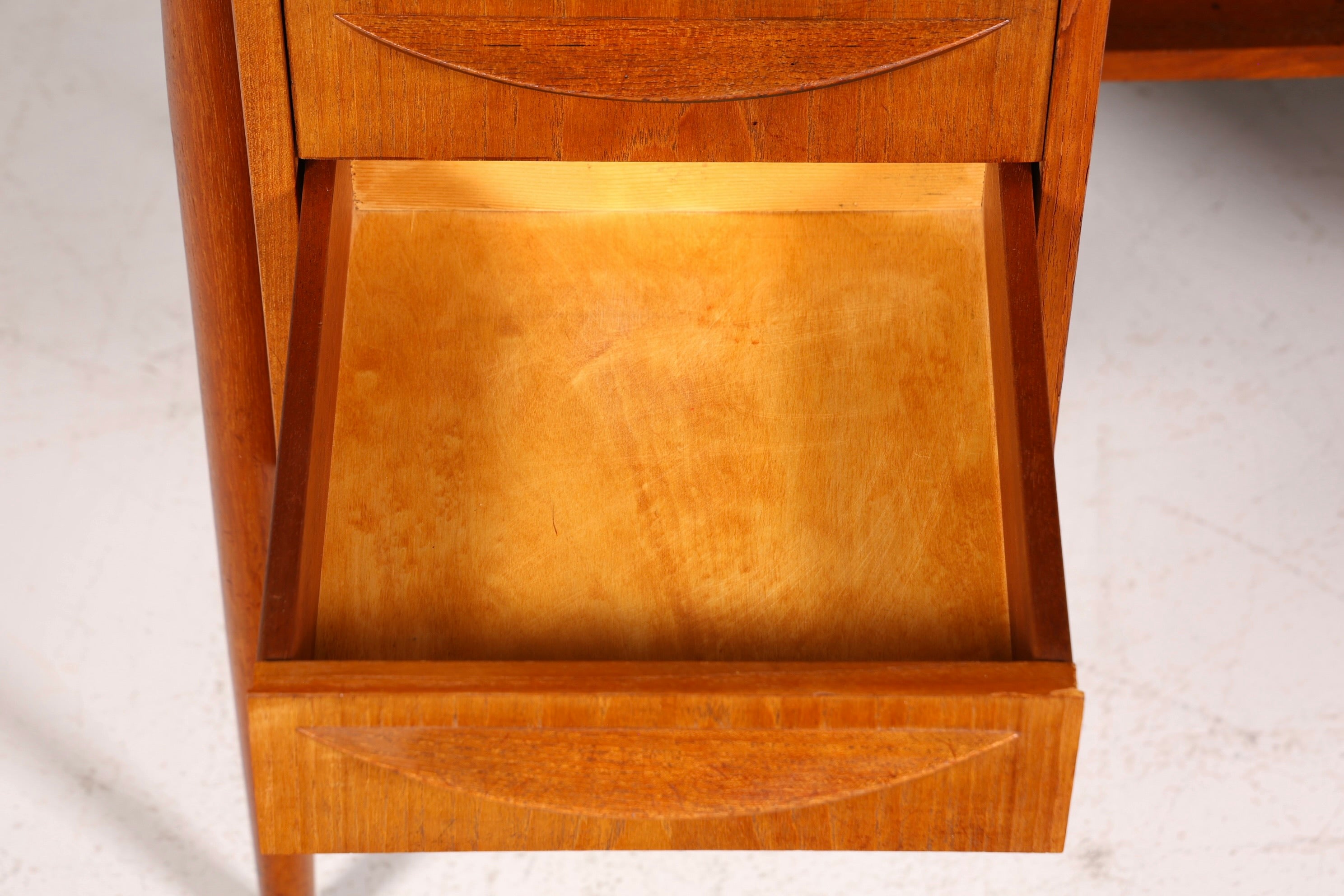 Wunderschöner Mid Century Schreibtisch Danish Design Teak Holz Bürotisch Vintage Office Table