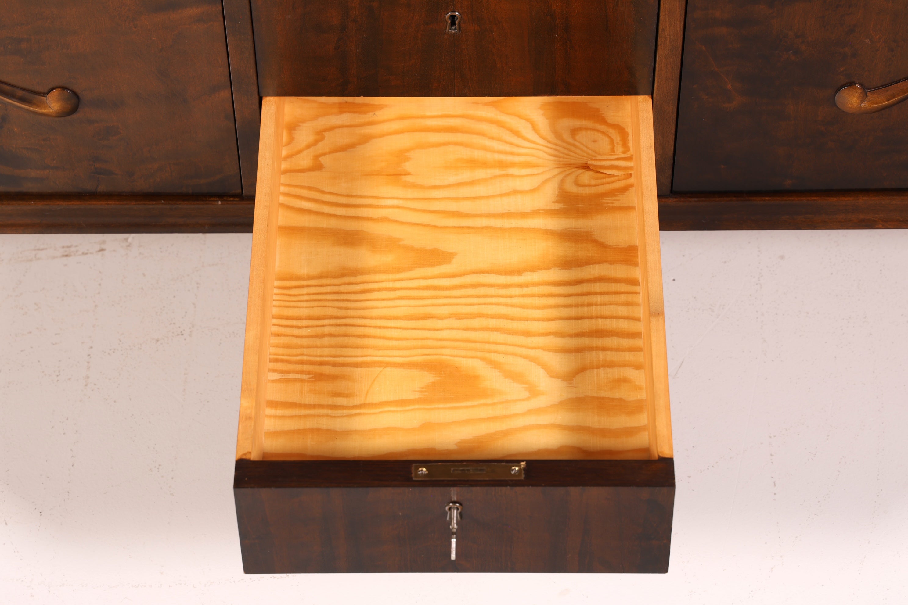 Wunderschönes Original Art Deco Sideboard Antik Schrank TV Kommode um 1930