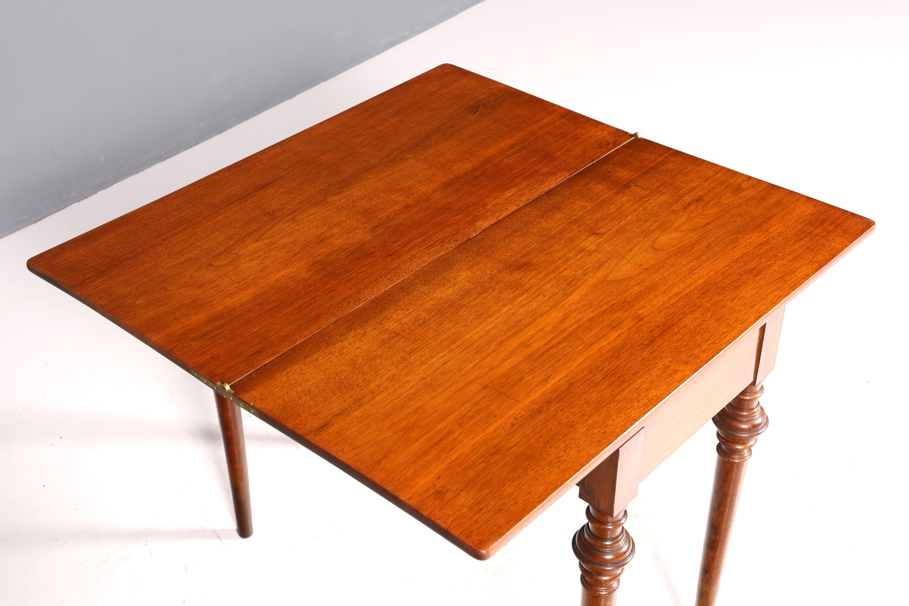 Dreamlike Gründerzeit-era table, fold-out console table, dining table, real wood, antique, game table, kitchen table