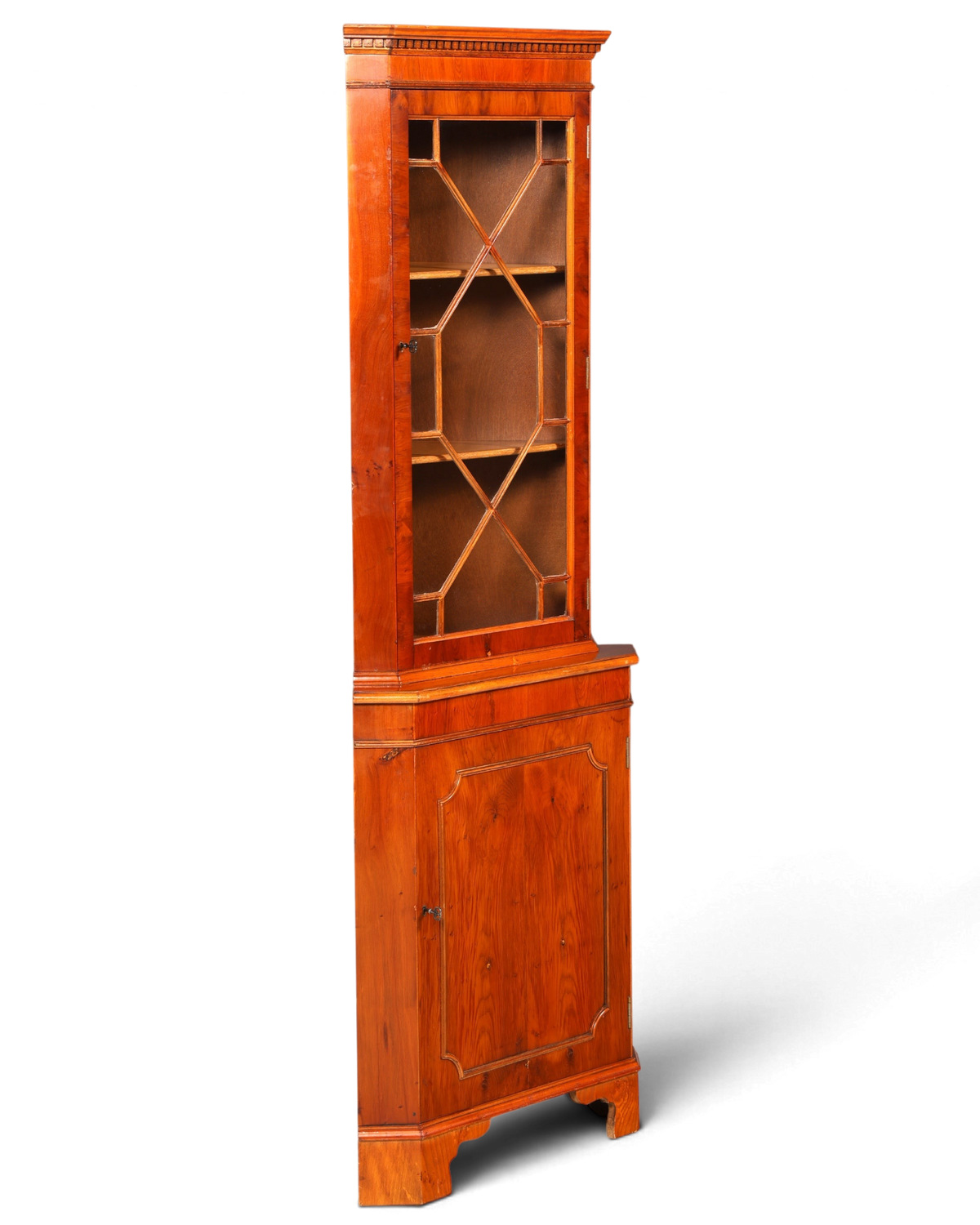 Hauptstadt Möblerei englische Eckvitrine aus Eibenholz mit Sprossenglas und Unterschrank im Vintage-Stil