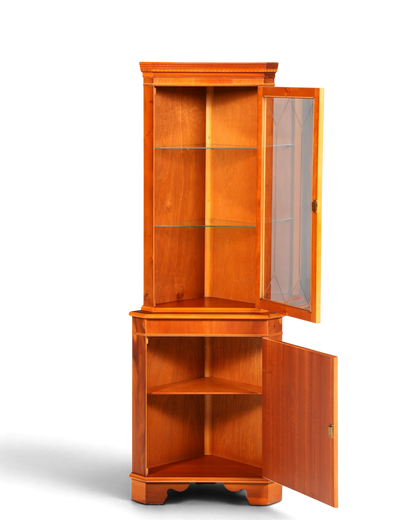Hauptstadt Möblerei englische Eckvitrine aus Eibenholz mit Glasfront, Sprossentür und praktischem Unterschrank