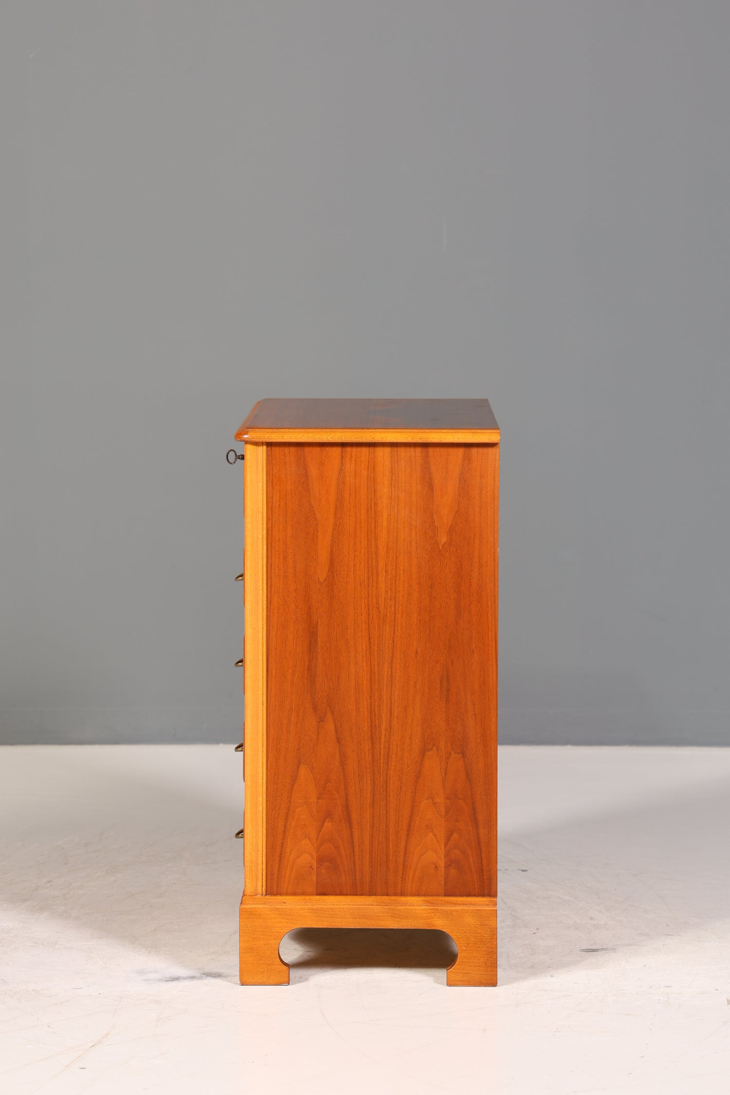 Traumhafte Englische Eibe Kommode echt Holz Vertiko Antik 60er Jahre Schubladenkommode