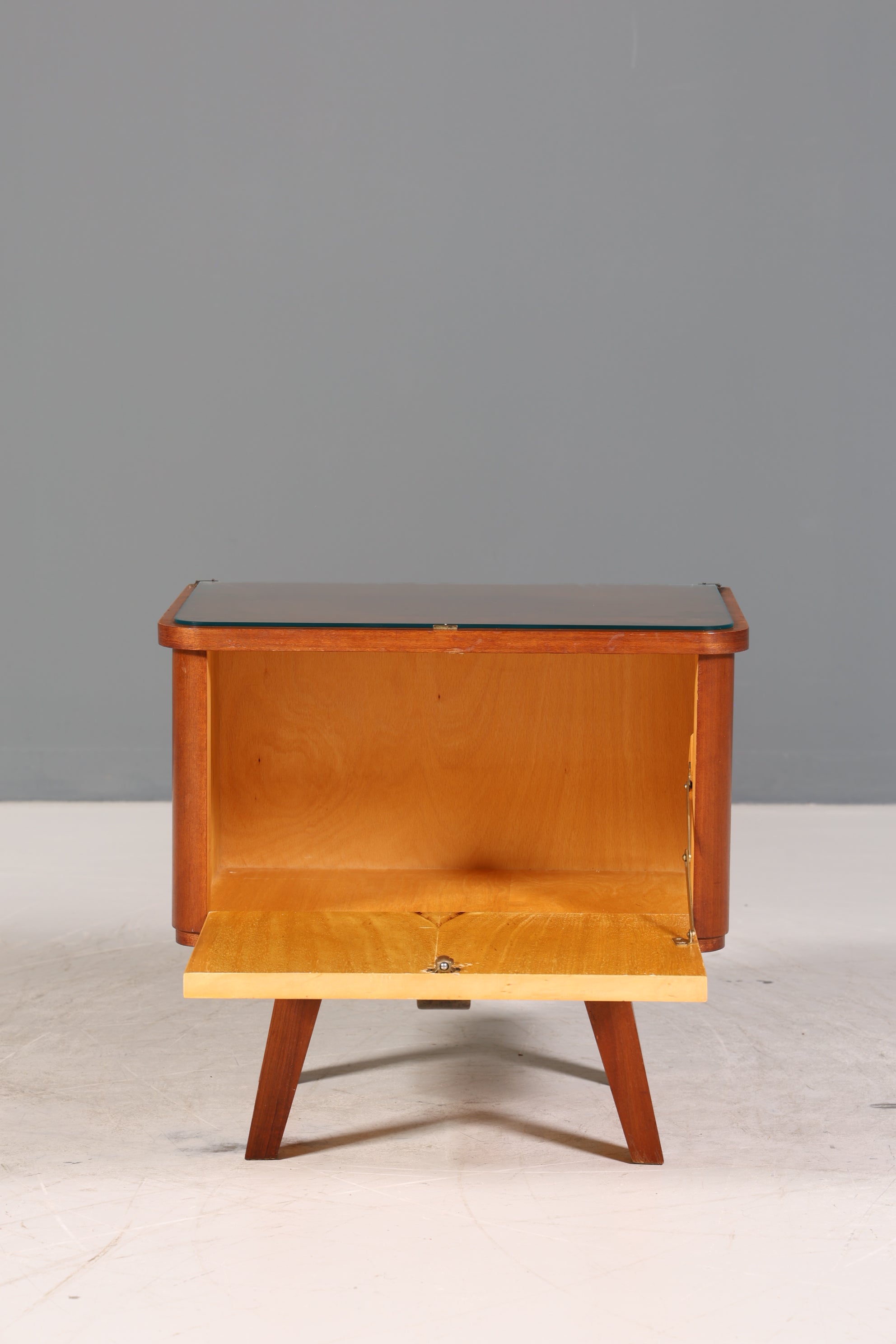 Wunderschöne Mid Century Kommode Vintage Klappschränkchen Retro Nachttisch 1 von 2