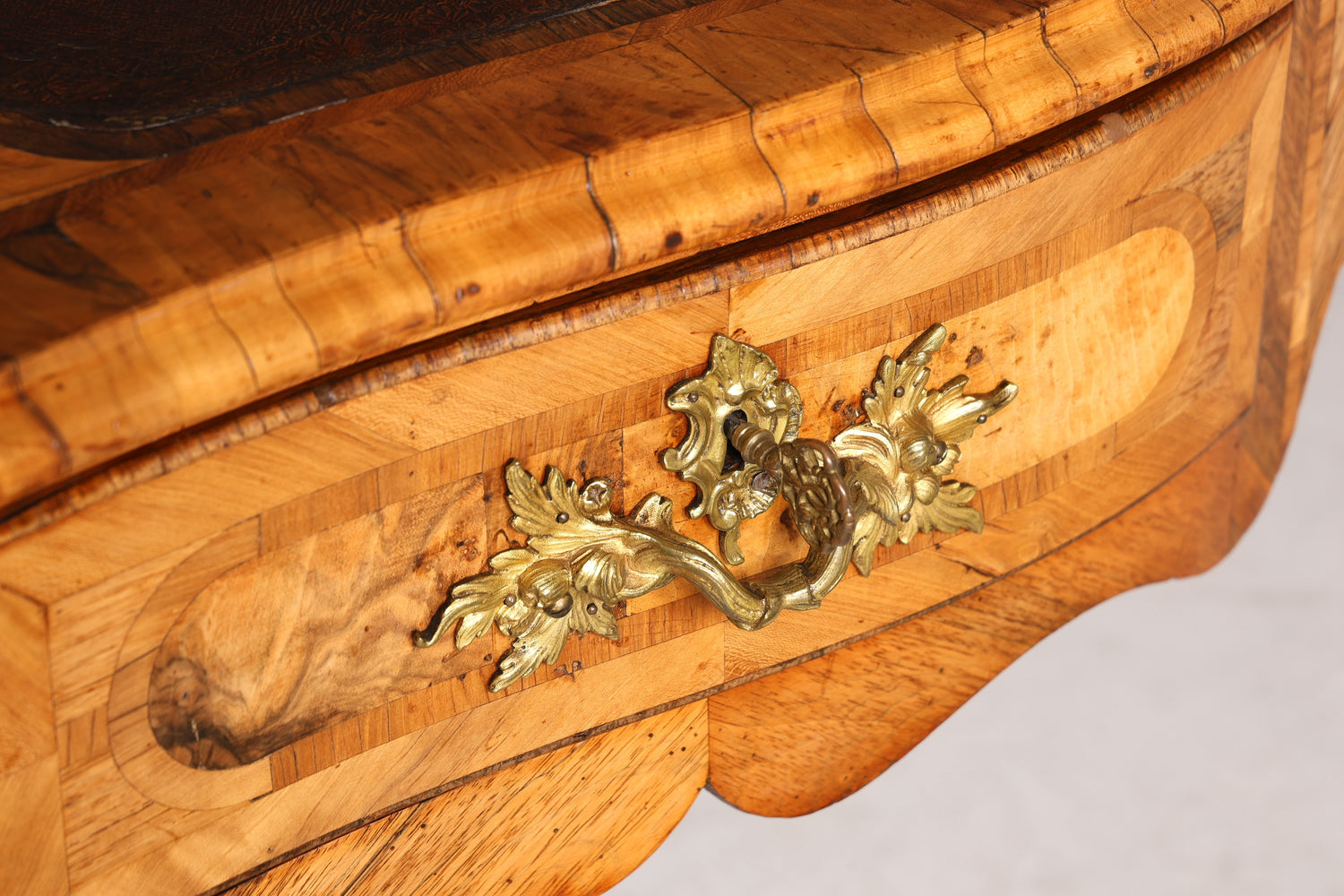 Majestätischer Original Louis XV Schreibtisch 1780 Bureau Plat French Desk echt Leder Antik Bürotisch Office Desk