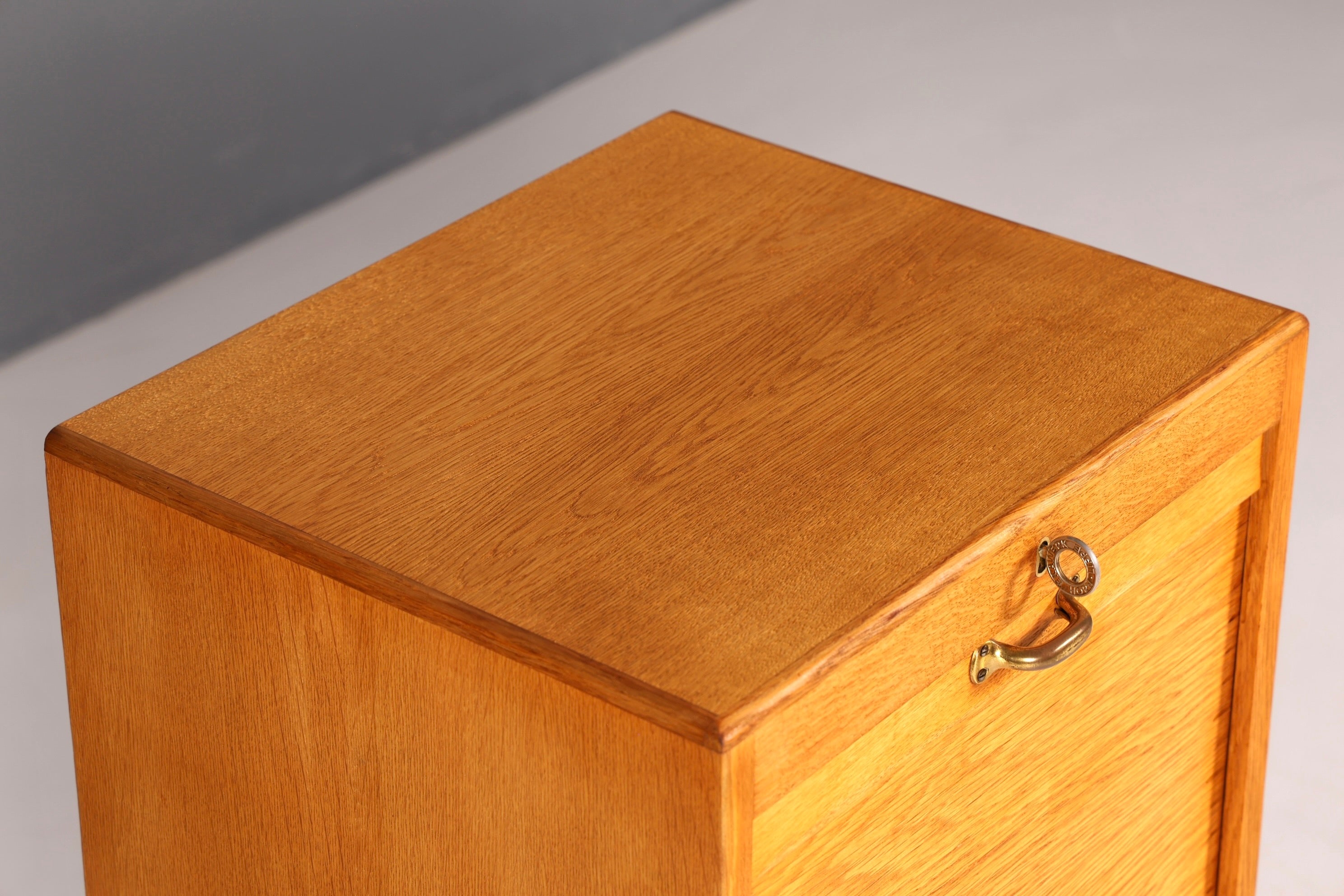 G090 Finish cm Schlichter Mid Century Rollladenschrank Bauhaus Apothekerschrank Art Deco Büro Aktenschrank