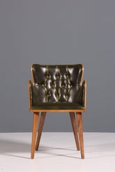 Wunderschöner Chesterfield Stil Stuhl "León Green" Armlehnstuhl Nussbaum Sekretär Stuhl