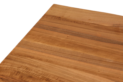 Stilvoller Nussbaum Tisch 140-90cm Esszimmer Tisch Baumkanten Platte massiv Holz Küchentisch
