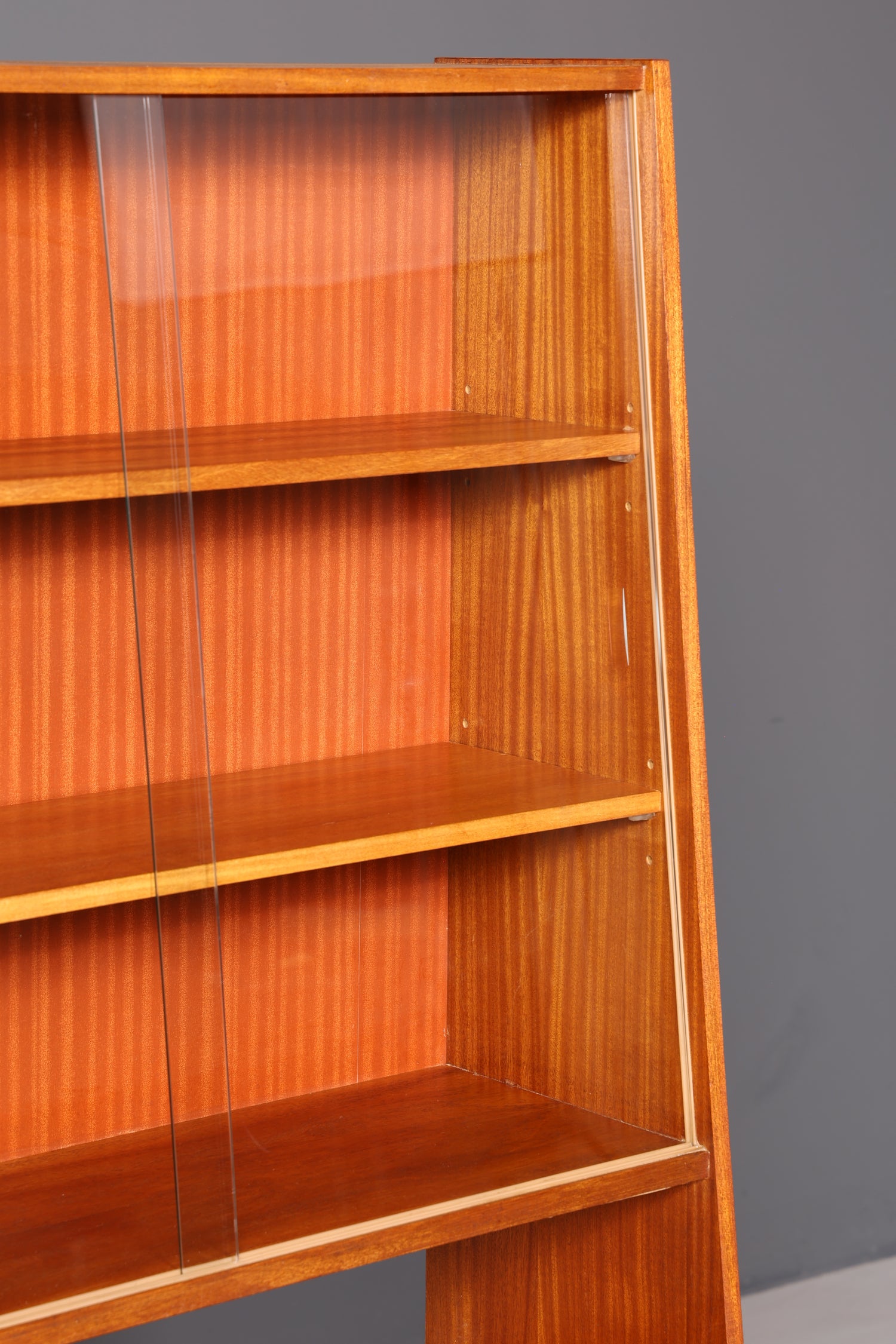 Wunderschönes Mid Century Regal Bücherregal Vintage Highboard Schrank Klapprschrank Holz 60s