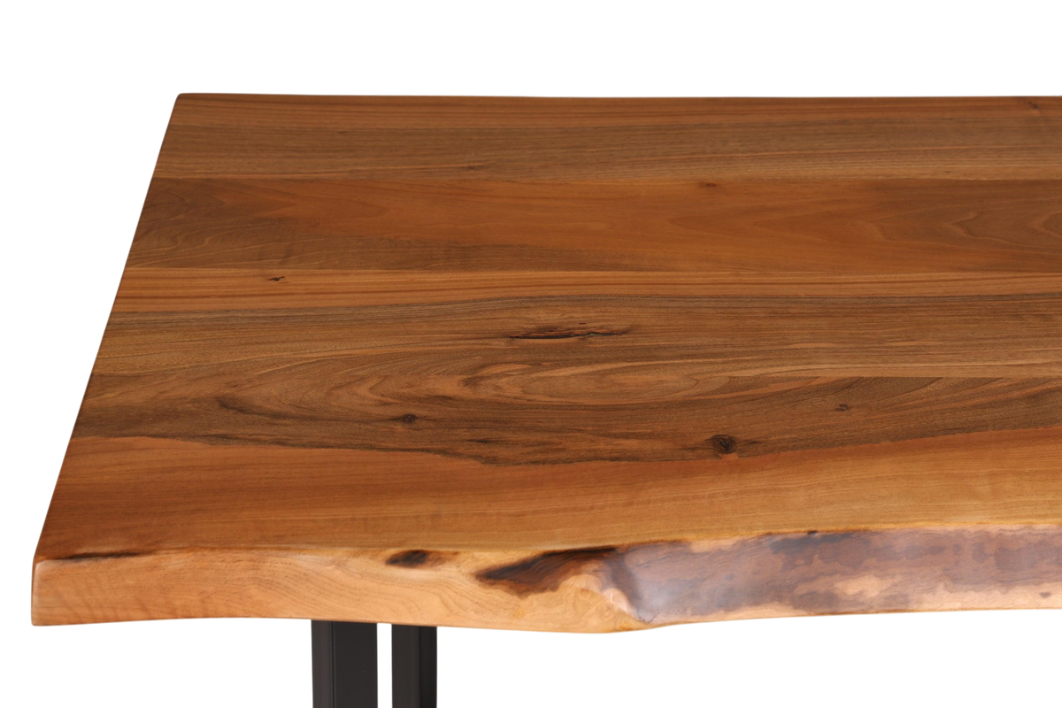 Stilvoller Nussbaum Tisch 180cm-95cm Esszimmer Tisch Baumkanten Platte massiv Holz Küchentisch