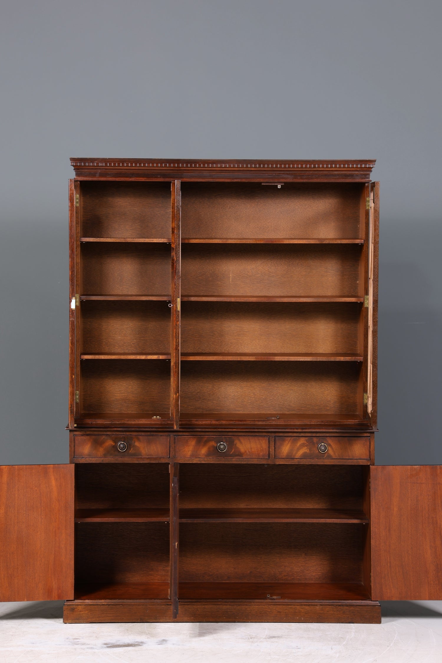 Stilvolle Englische Vitrine Bibliothek Bücherschrank UK Buffet Schrank 60s Jahre