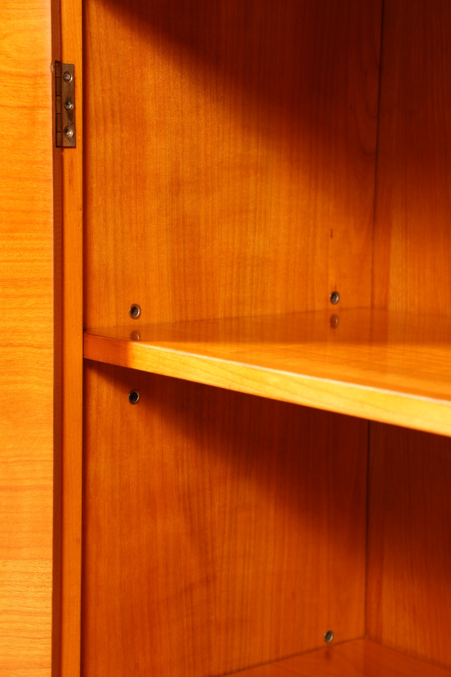 Wunderschönes Englisches Sideboard echt Holz Eibe Vitrine Antik Regal Schrank