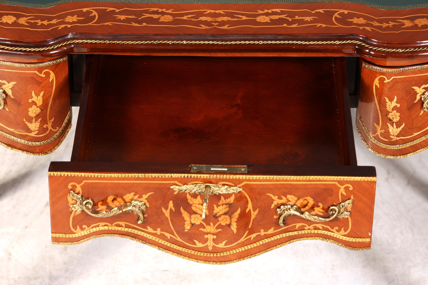 Traumhafter Louis XV Stil Schreibtisch French Desk Antik Barock Stil grün Bürotisch