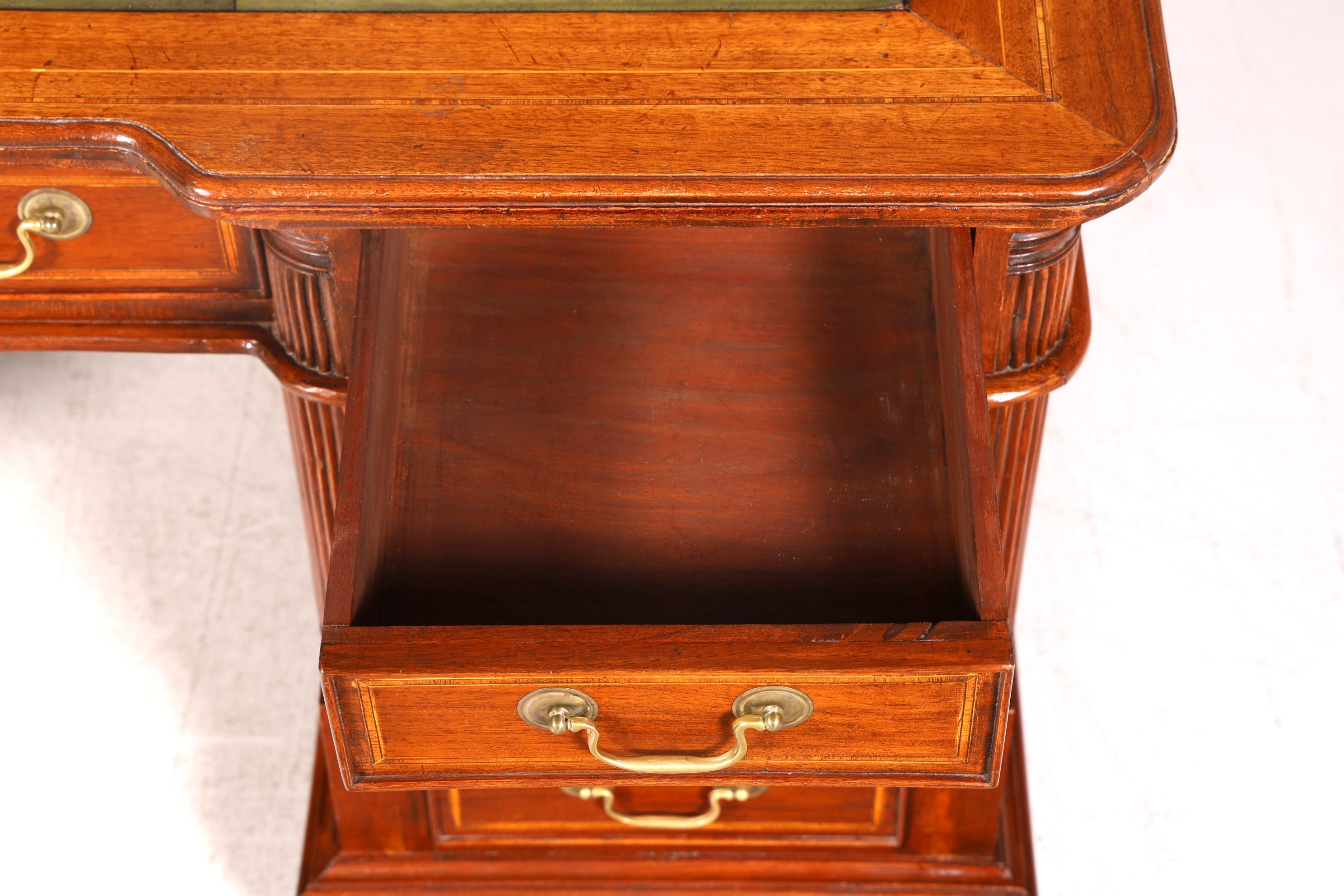 Wunderschöner Englischer Schreibtisch echt Lederauflage Bürotisch Office Desk Antik Vintage