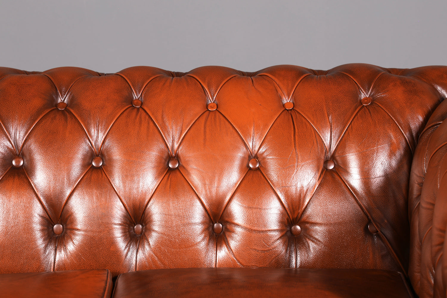 G119 Finish Wunderschönes Original Chesterfield Sofa 3- Sitzer echt Leder Oxblood Couch Englisch