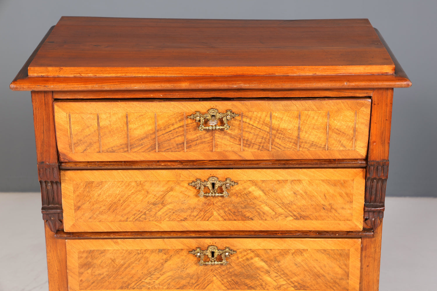 Stilvolle Gründerzeit Kommode um 1890 Jugendstil Vertiko Antik Chiffoniere Wäschekommode