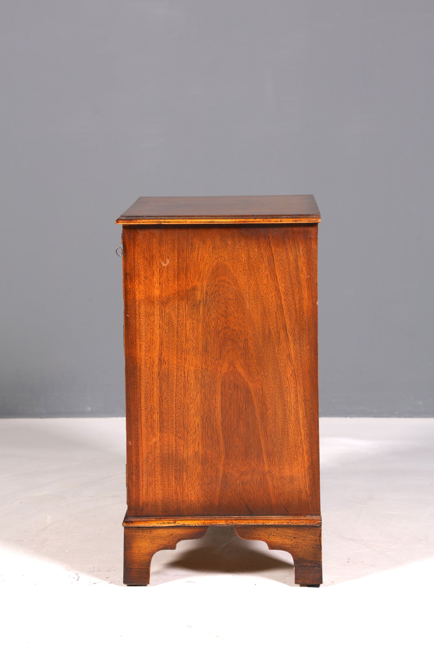 Wunderschöne Englische Kommode Eibe Longdale Reproductions Schrank UK