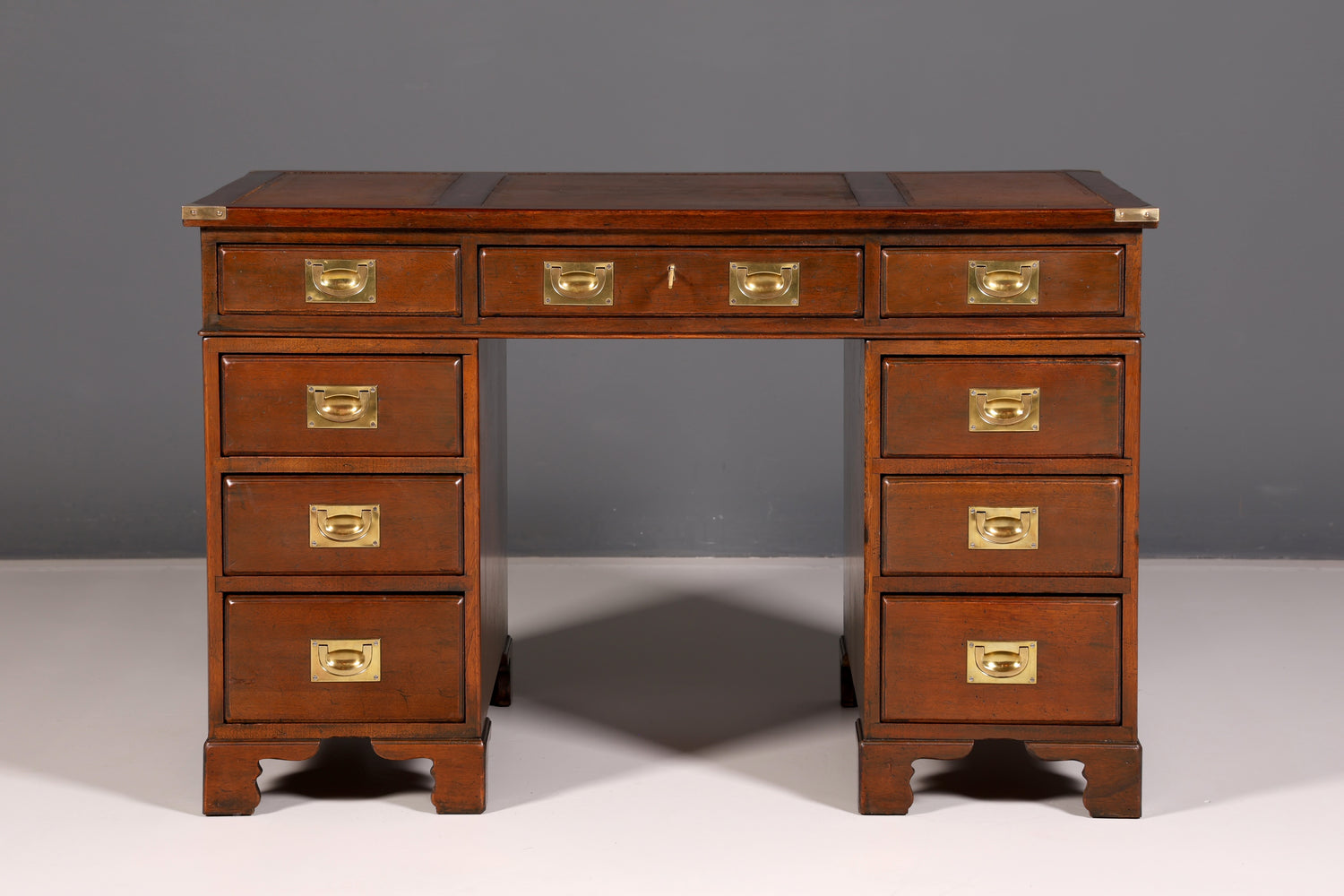 Edler Englischer Schreibtisch Military Chest Echt Lederauflage Bürotisch Office Table Maritim Antik Vintage