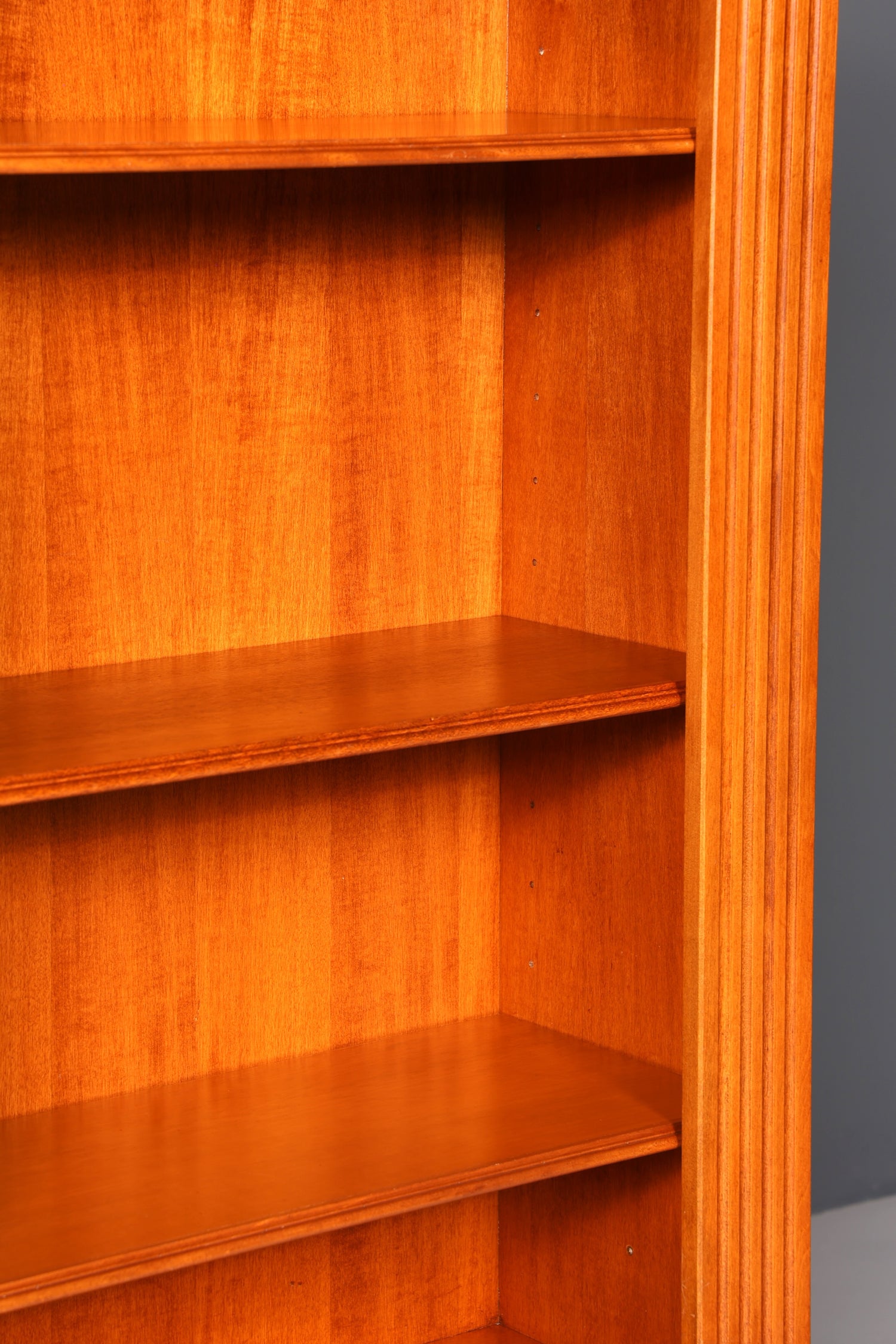 Wunderschönes Regal im englischen Stil Bücherregal Englisch Kirschholz Schrank Buchablage Antik 60s