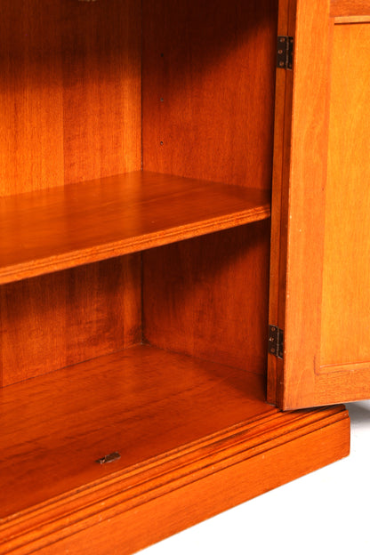 Wunderschönes Regal im englischen Stil Bücherregal Englisch Kirschholz Schrank Buchablage Antik 60s