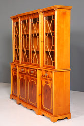 Traumhafte Englische Vitrine Bücherschrank Buffet Antik Stil Englisch Eibe Glasvitrine Bibliothek