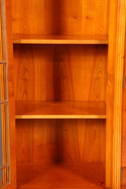 Traumhafte Englische Vitrine Bücherschrank Buffet Antik Stil Englisch Eibe Glasvitrine Bibliothek