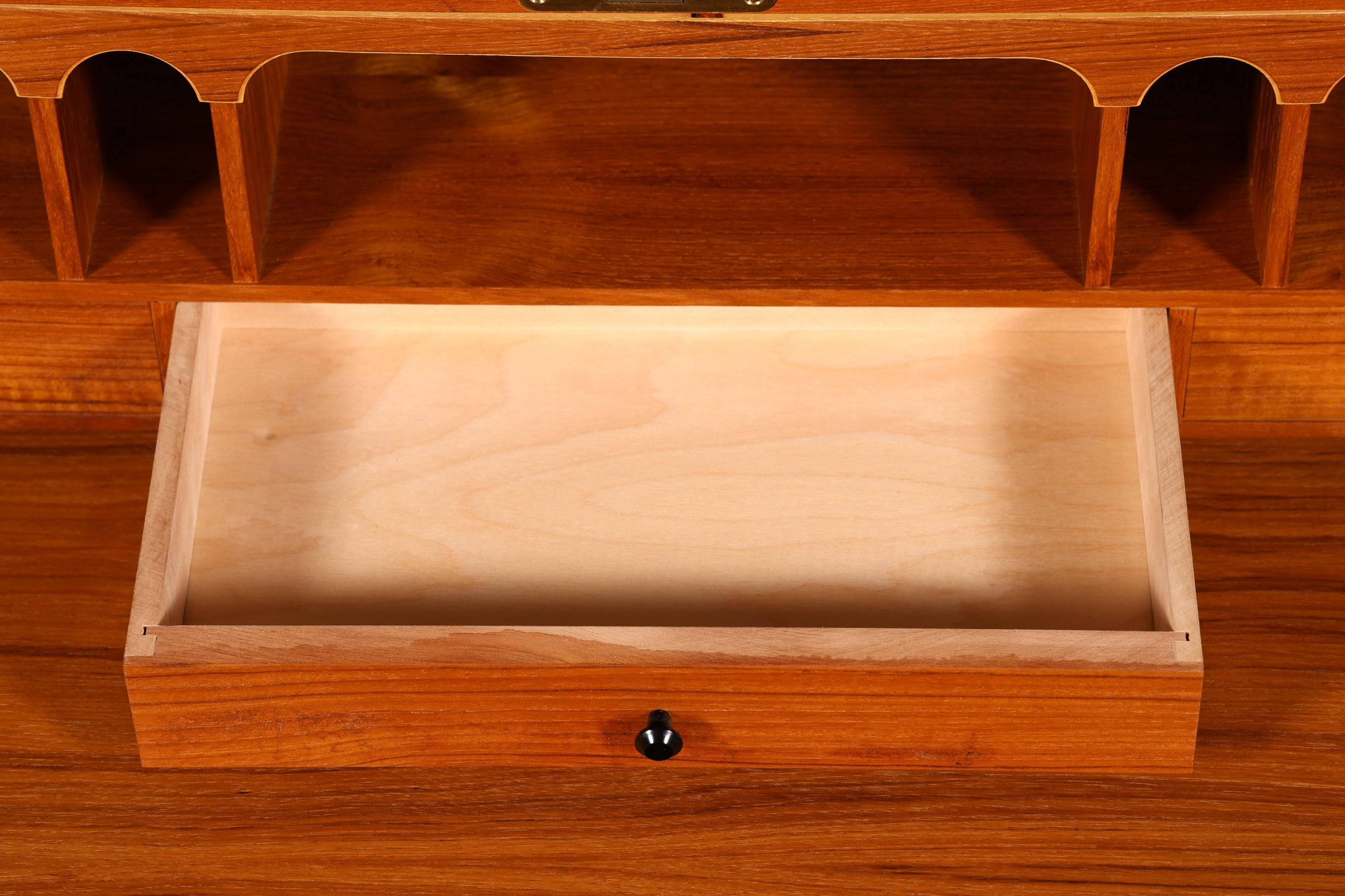 Wunderschöner Mid Century Rollladen Sekretär Schreibkommode Büro Schrank Vintage 60s Holz