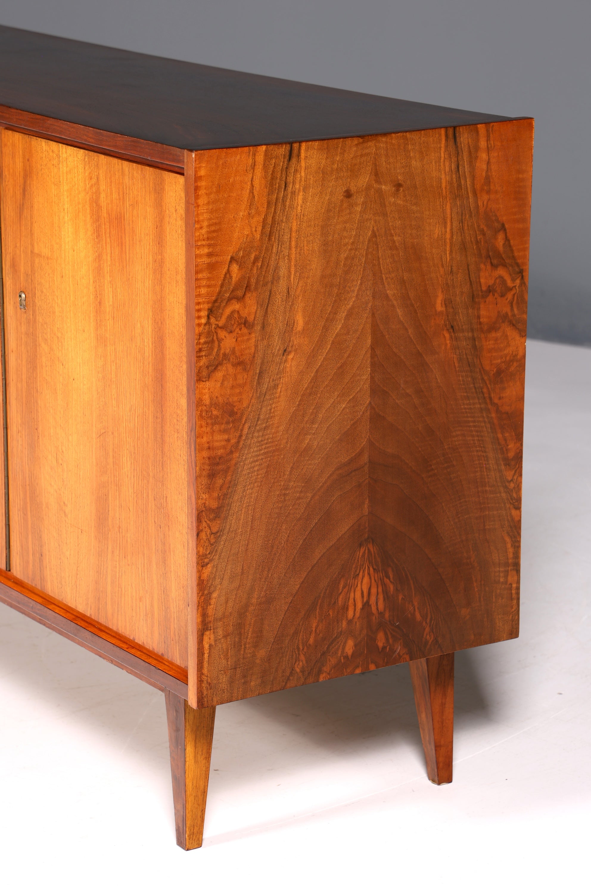 Schlichtes Mid Century Sideboard Vintage TV Kommode 60s Schrank Retro Longboard