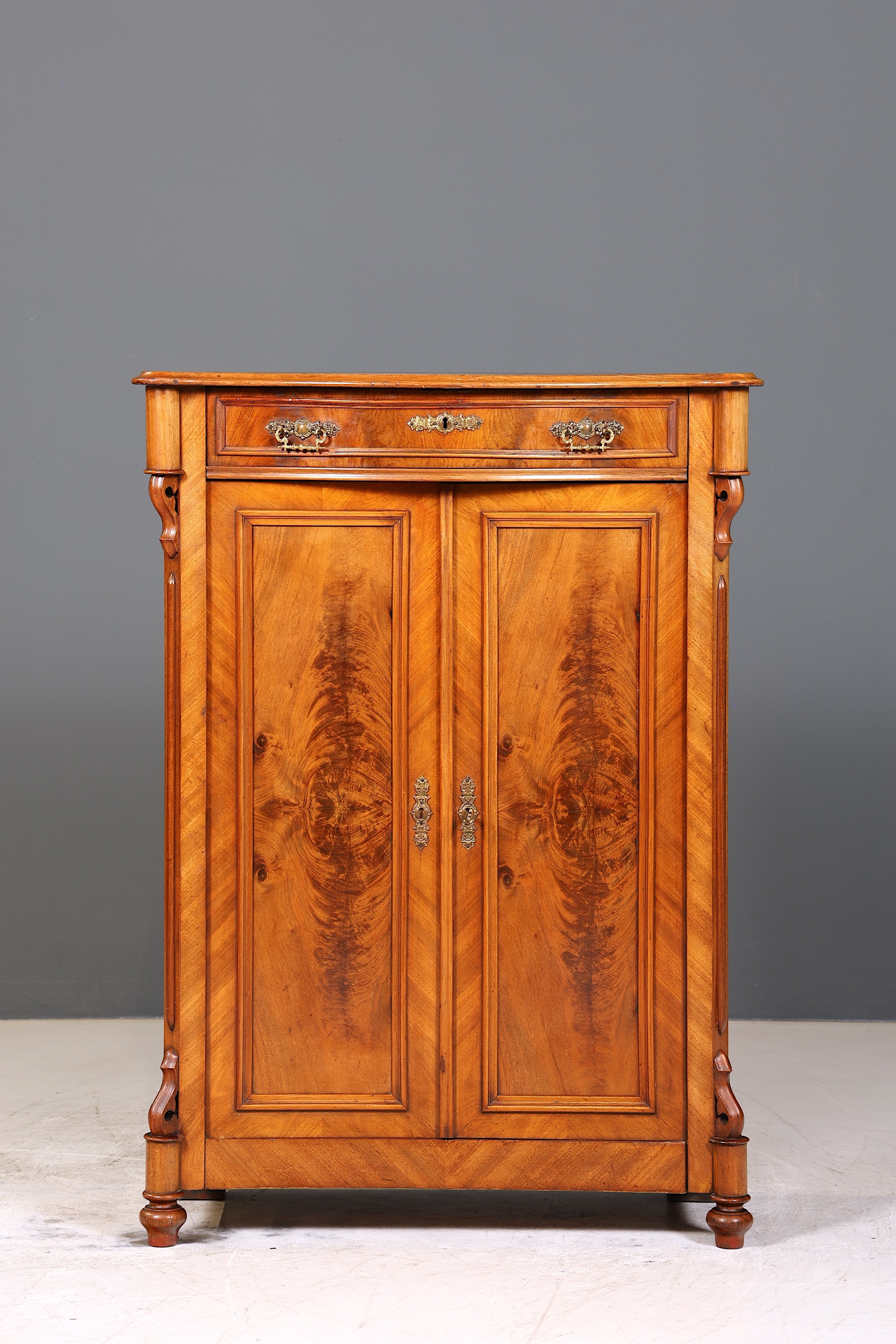 Traumhafter Louis Philippe Schrank um 1880 Gründerzeit Vertiko Kommode