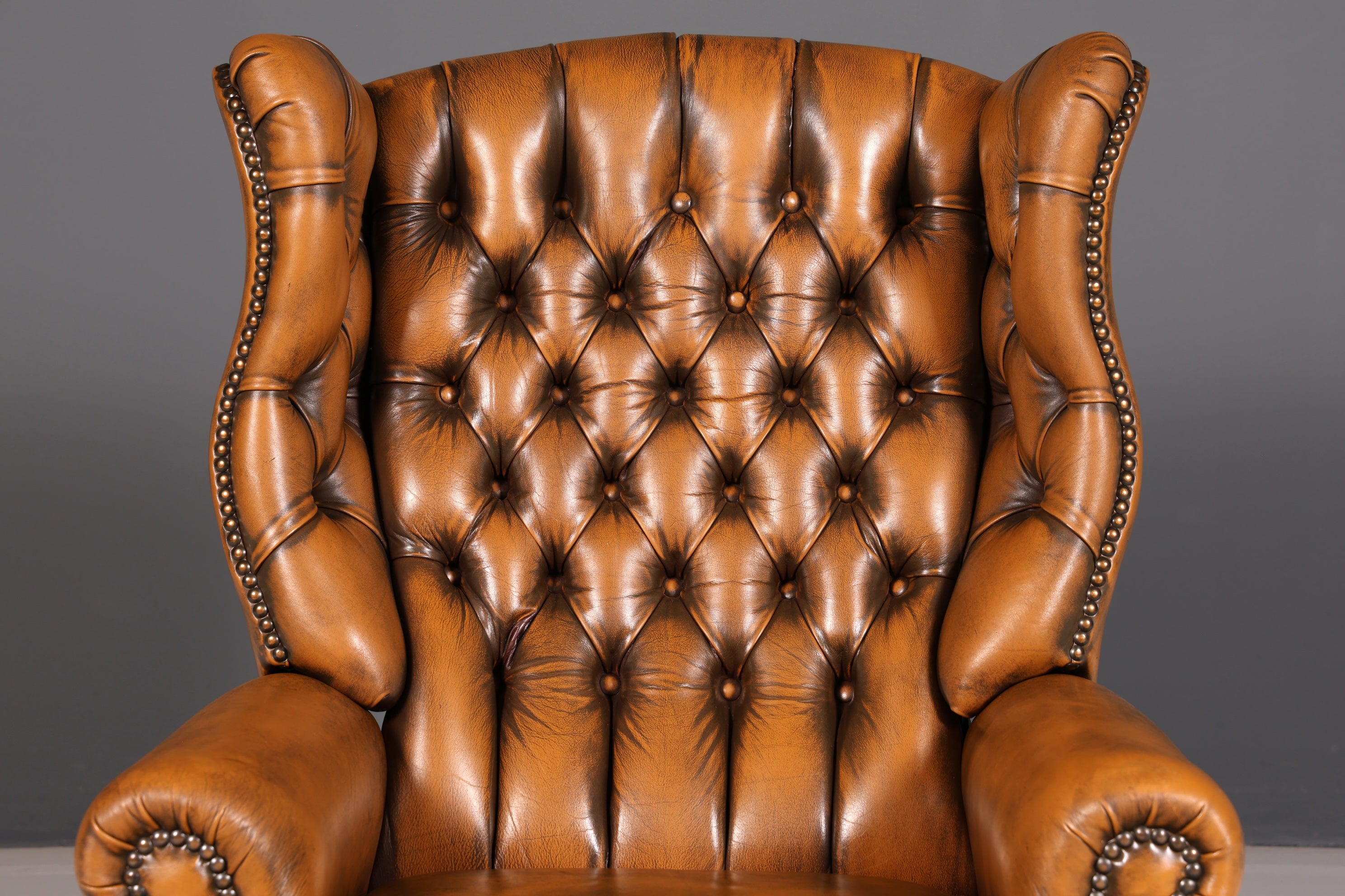 Original Chesterfield Ohrensessel Echtleder Englisch Herrensessel Ledersessel Weichleder Liegefunktion Antik Vintage