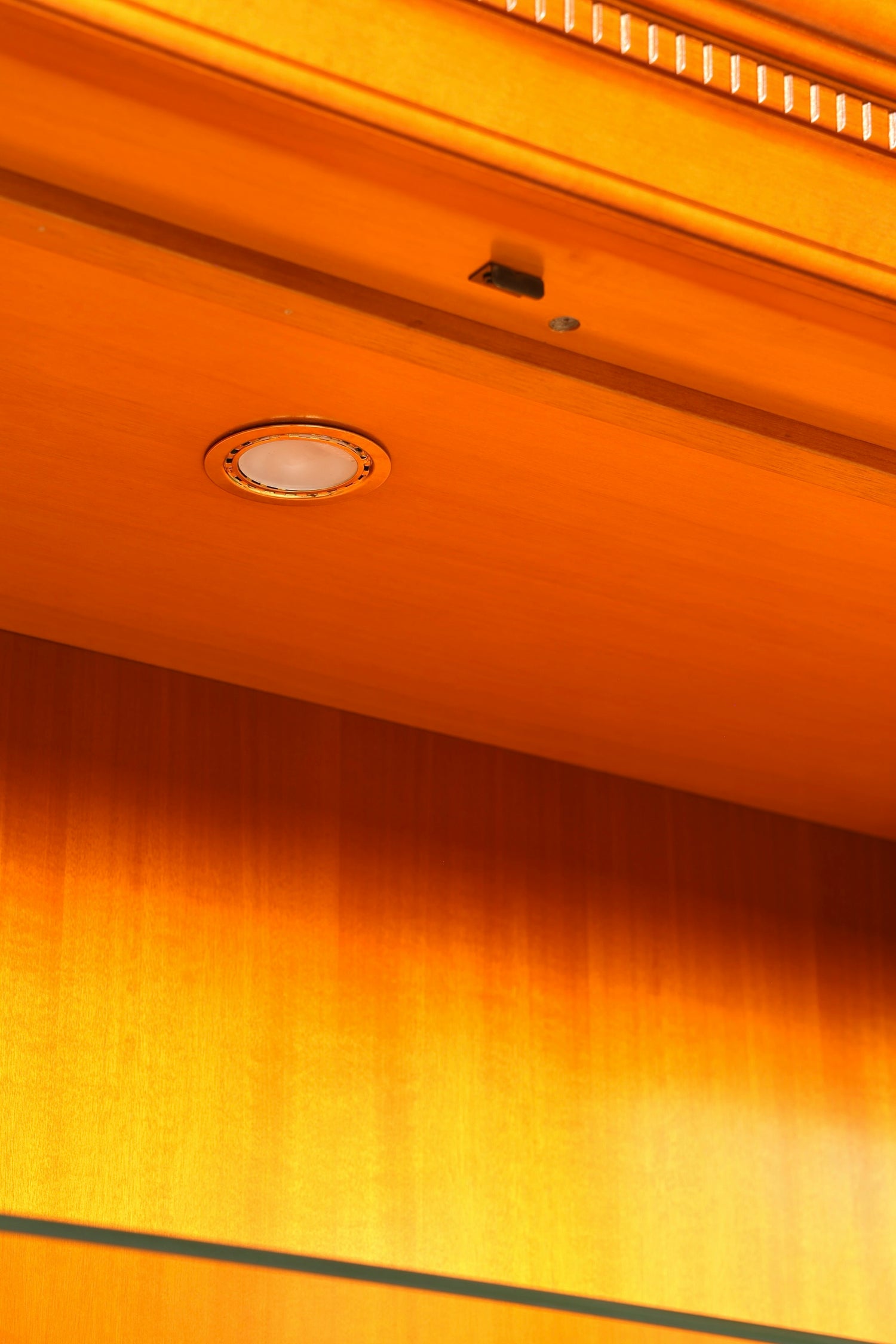 Wunderschöne Englische Vitrine Eibe Bücherschrank Buffet Antik Stil Glasvitrine