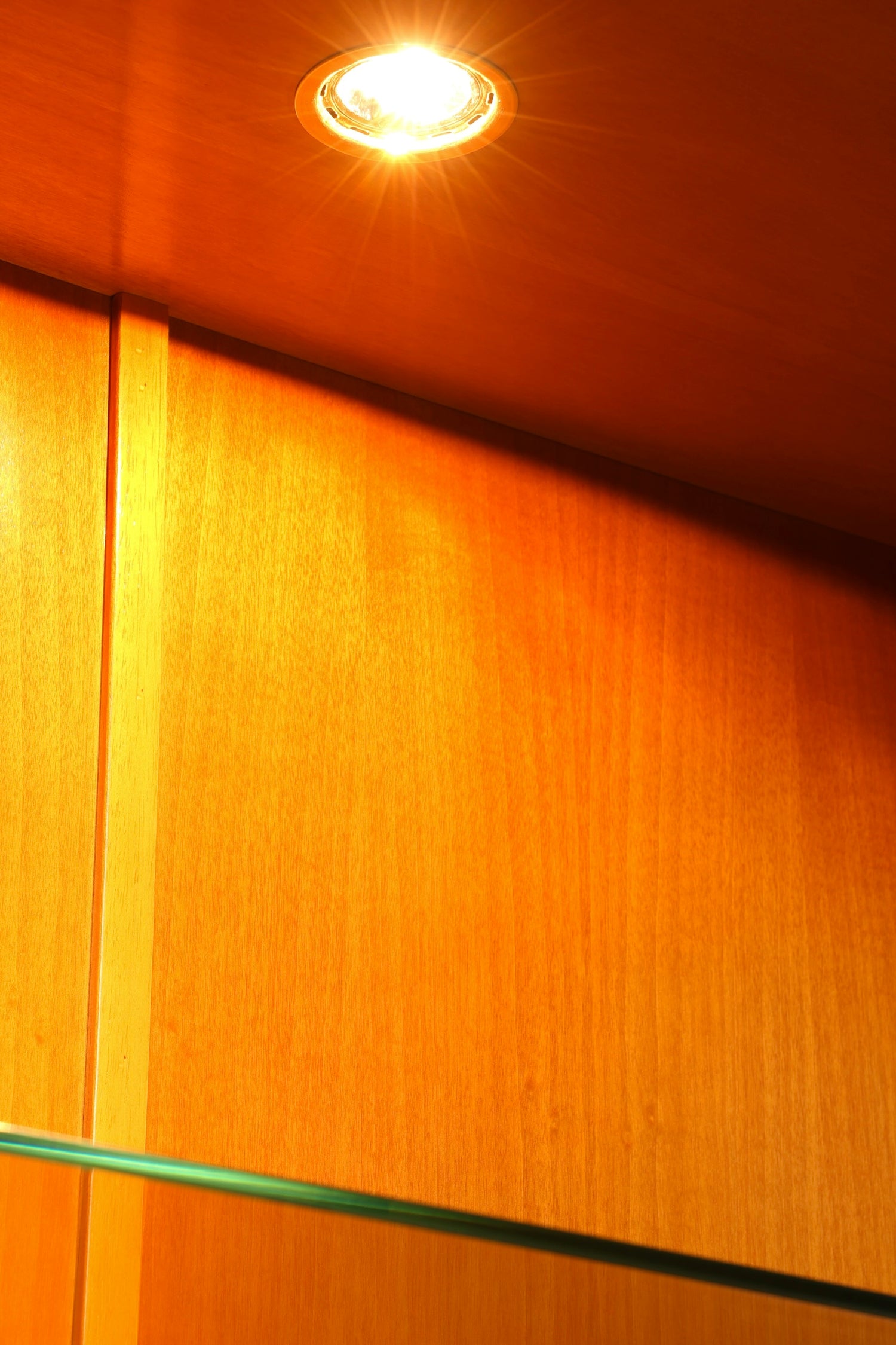 Wunderschöne Englische Vitrine Eibe Bücherschrank Original Mercury Buffet Antik Stil Glasvitrine