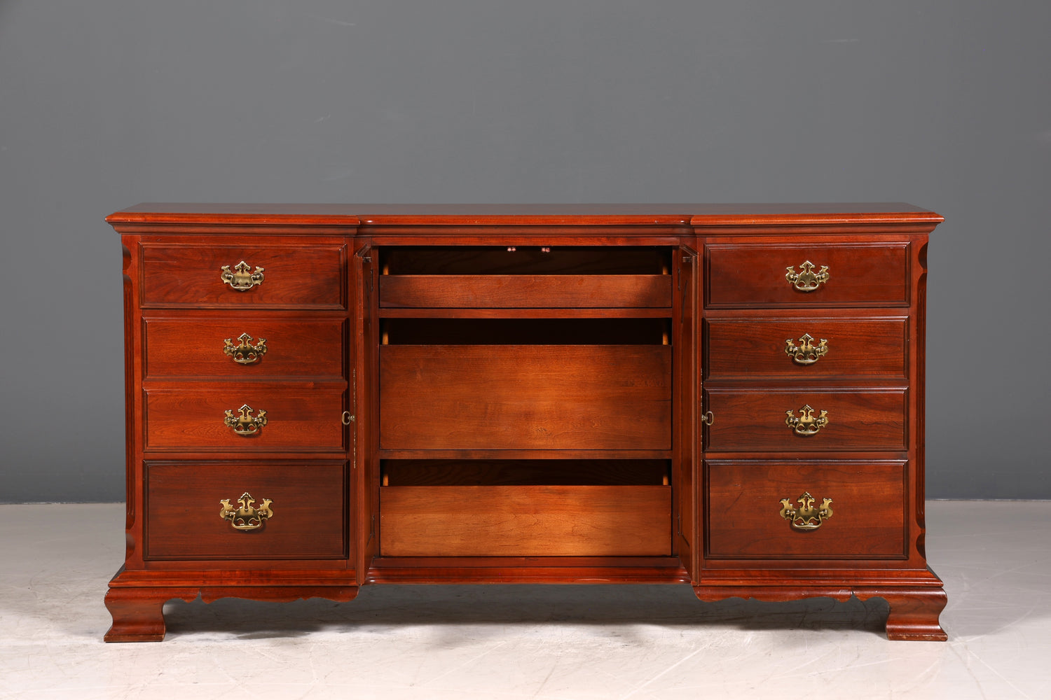 Stilvolles Sideboard der Marke Pennsylvania House USA Antik Stil Kommode Anrichte Schrank