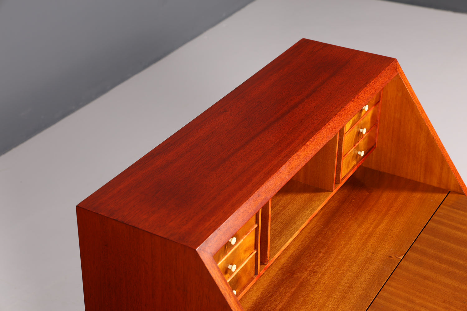 Stilvoller Sekretär im Louis Seize Stil Büro Kommode Empire Englisch Schreibkommode Schreibtisch