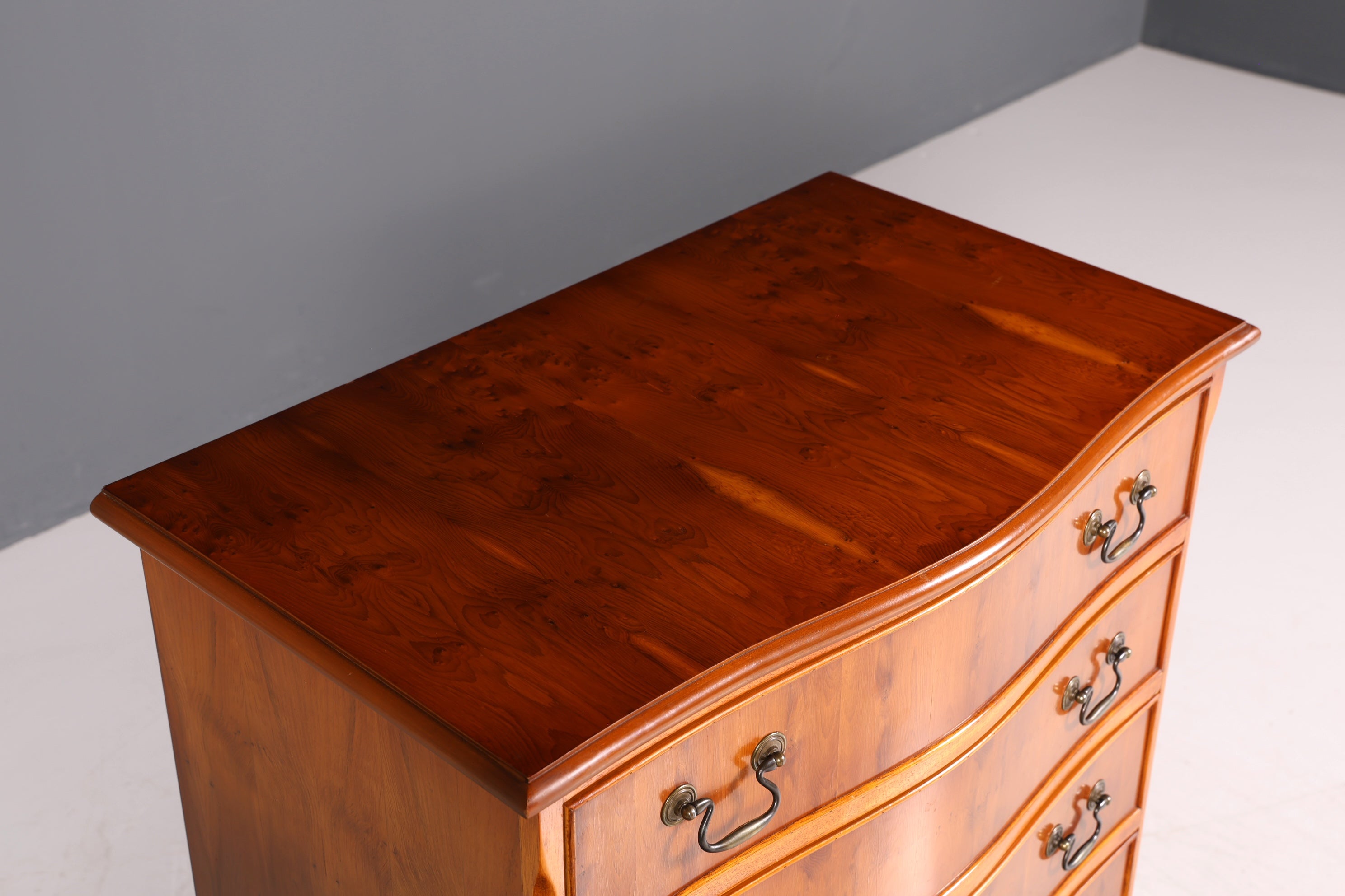 Traumhafte Englische Kommode Vertiko Eibe Antik 60er Jahre Schubladenkommode