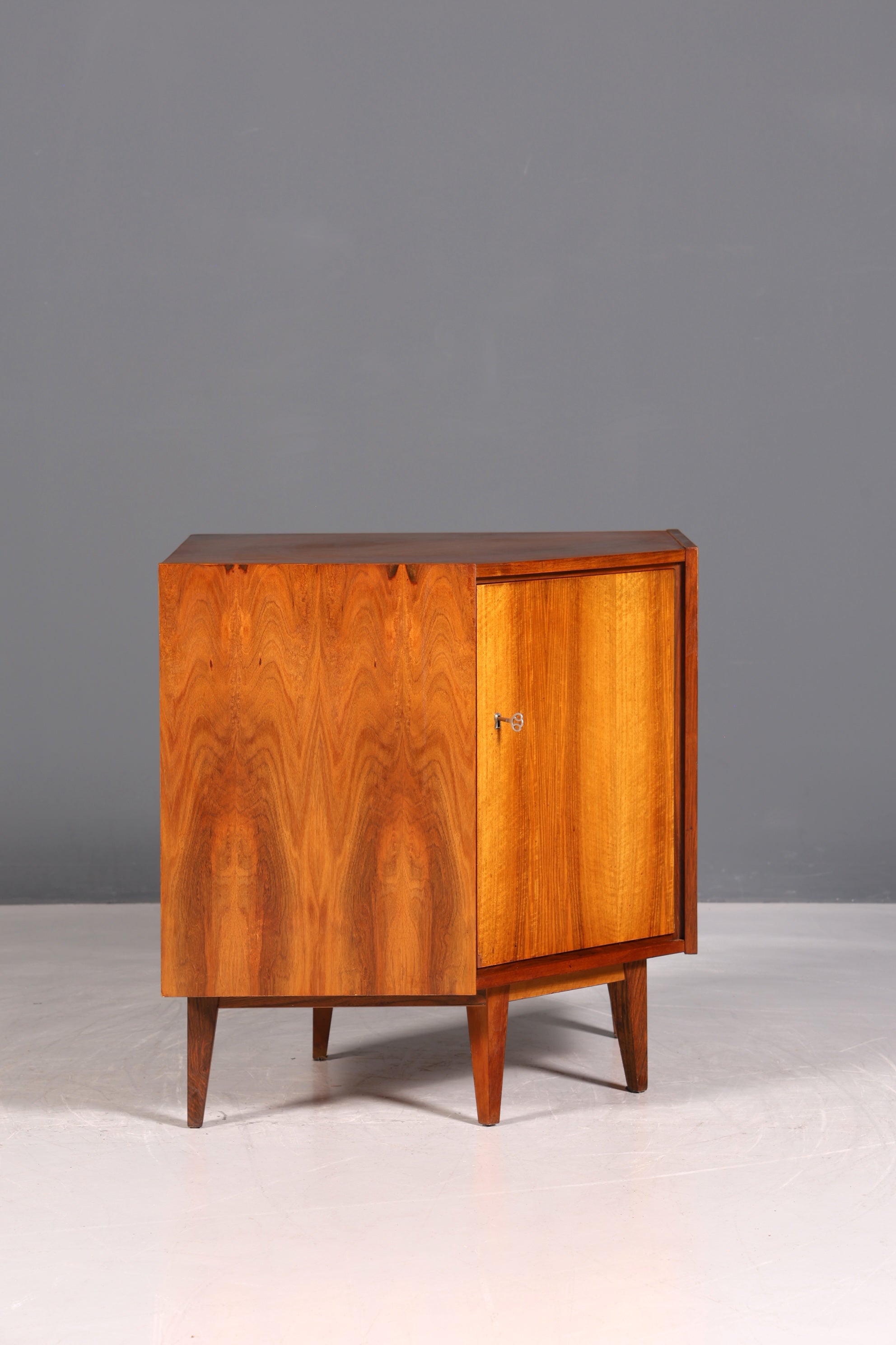 Wunderschöne Mid Century Eckkommode Vintage Schrank 60er Jahre Kommode