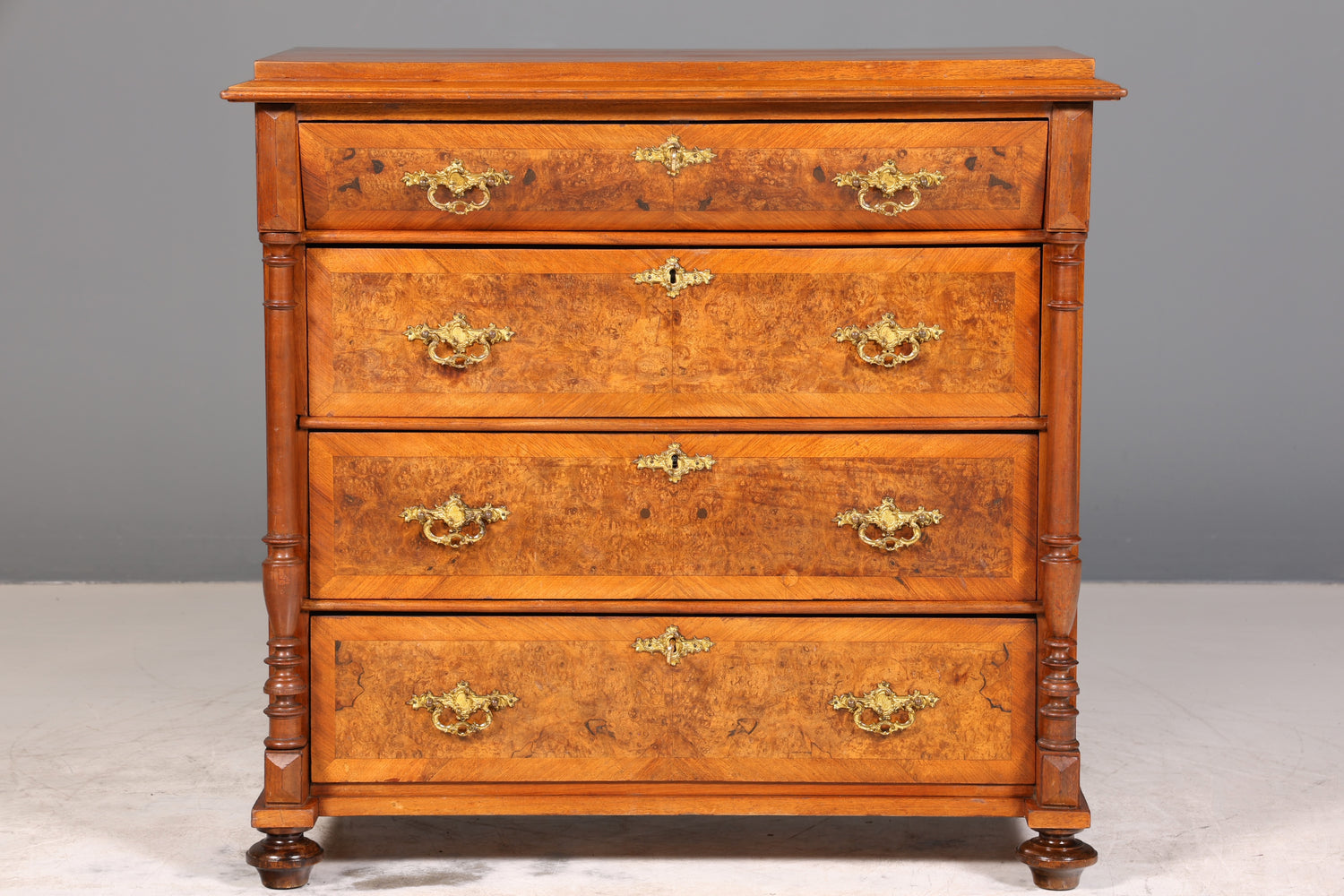 Traumhafte Gründerzeit Kommode Louis Philippe Nussbaum Schubladen Kommode Sideboard um 1880