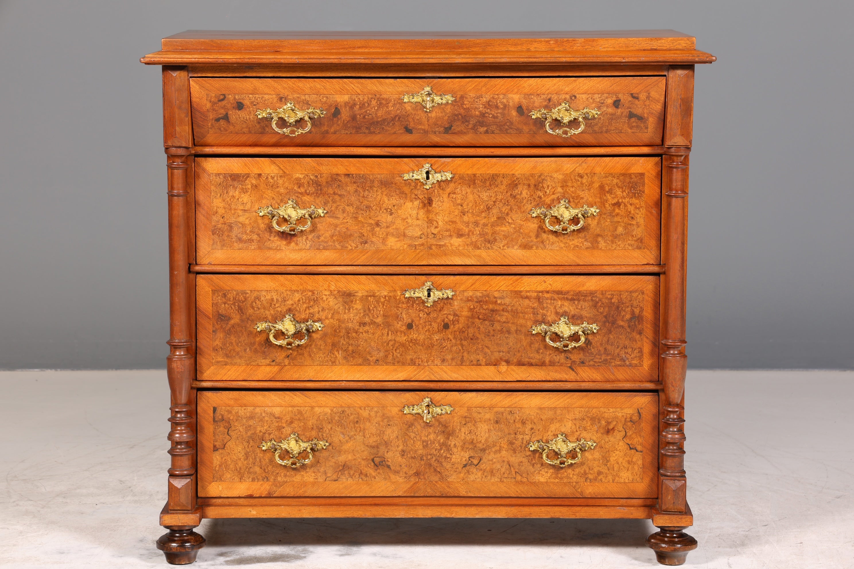 Traumhafte Gründerzeit Kommode Louis Philippe Nussbaum Schubladen Kommode Sideboard um 1880