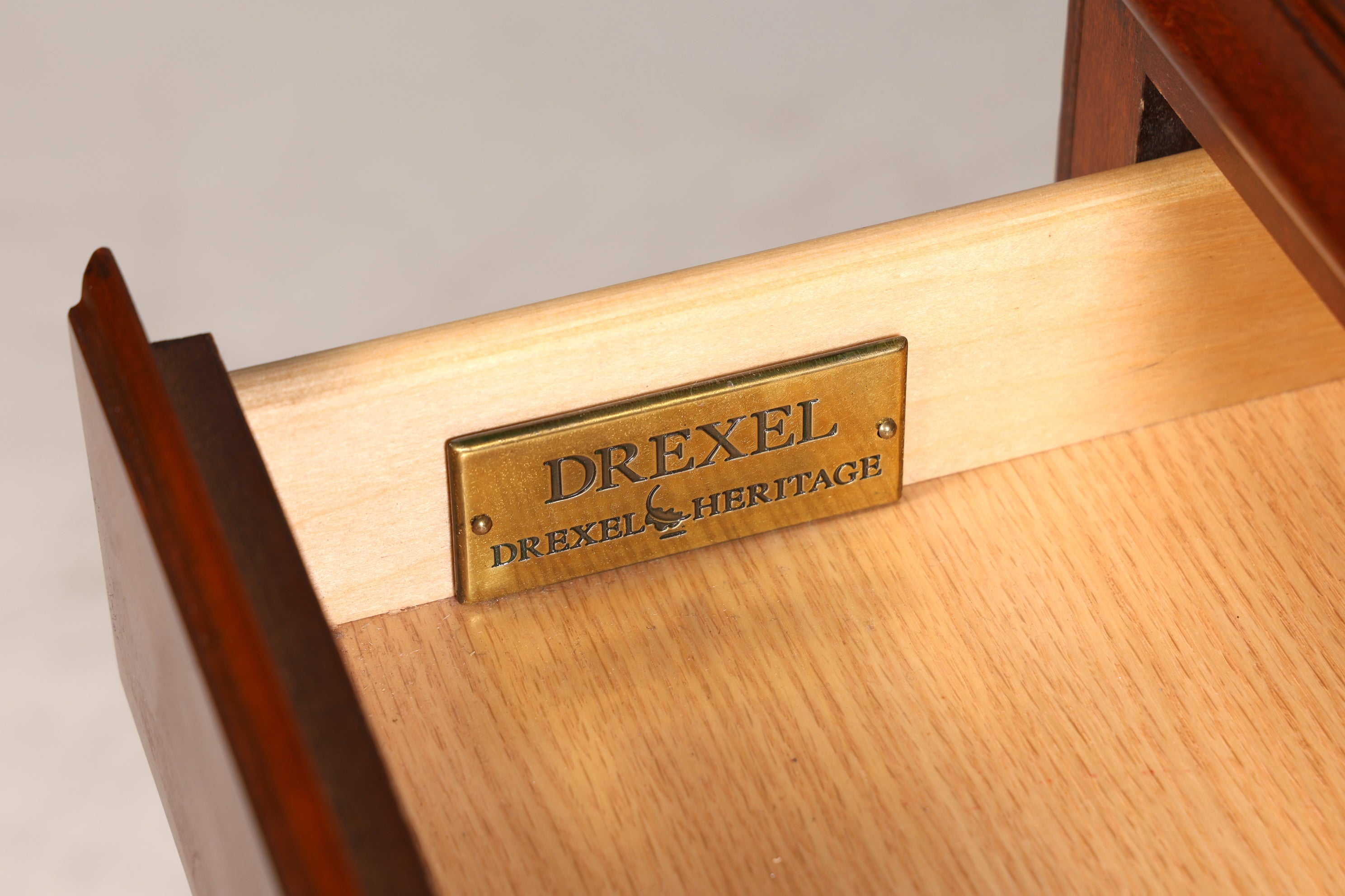 Wunderschöner Original Drexel Heritage Schreibtisch Antik Stil Bürotisch Office Table USA 1 von 2